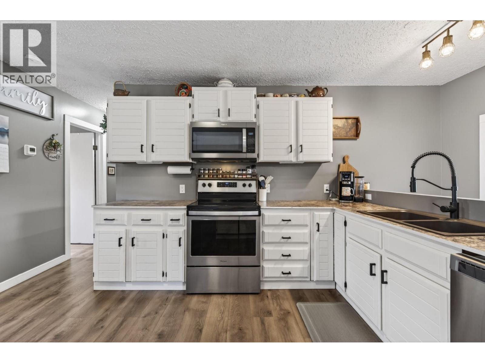 360 Gray Avenue, Merritt, British Columbia  V0K 1Y0 - Photo 11 - 10399295