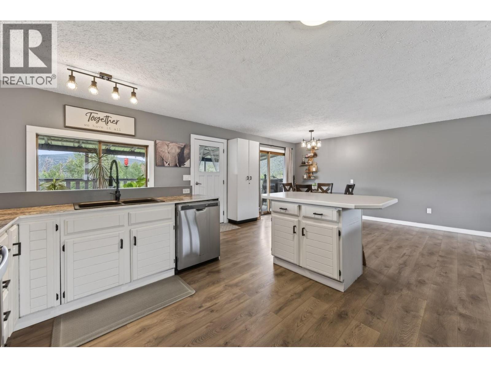 360 Gray Avenue, Merritt, British Columbia  V0K 1Y0 - Photo 12 - 10399295