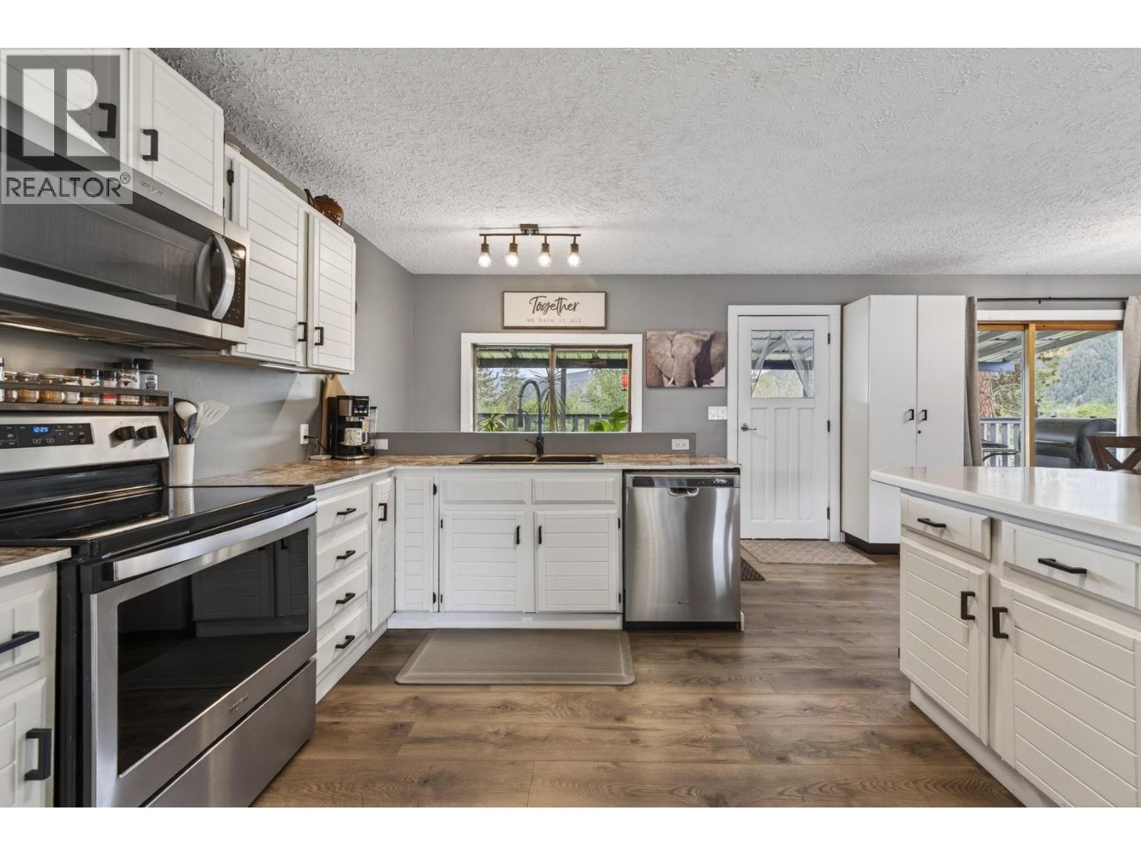 360 Gray Avenue, Merritt, British Columbia  V0K 1Y0 - Photo 13 - 10399295