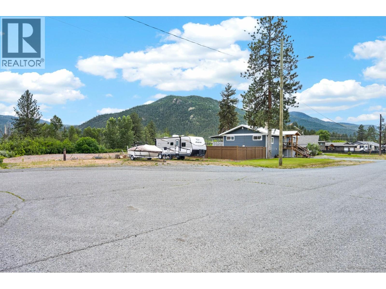 360 Gray Avenue, Merritt, British Columbia  V0K 1Y0 - Photo 35 - 10399295