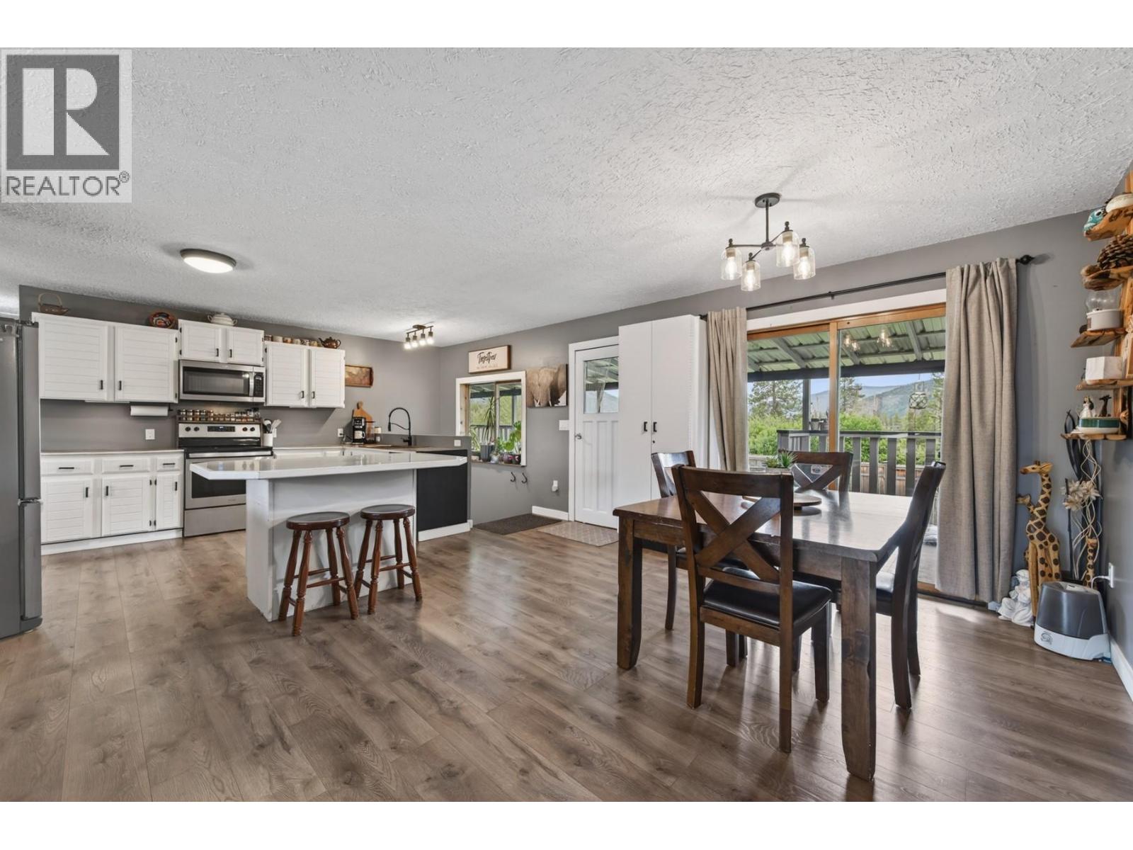 360 Gray Avenue, Merritt, British Columbia  V0K 1Y0 - Photo 6 - 10399295