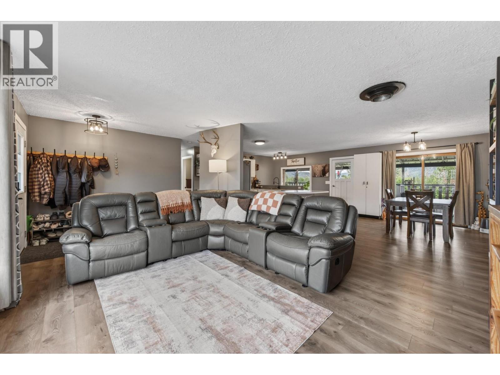 360 Gray Avenue, Merritt, British Columbia  V0K 1Y0 - Photo 8 - 10399295