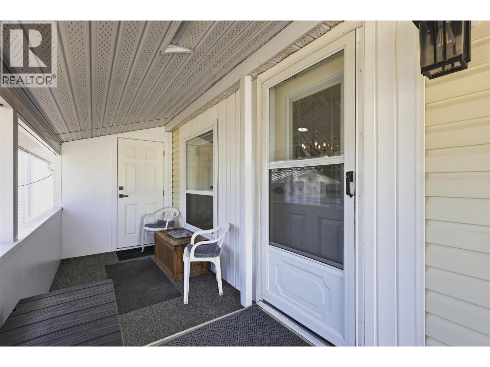 3 Saturn Drive, Kamloops, British Columbia  V2B 1B1 - Photo 2 - 10399315