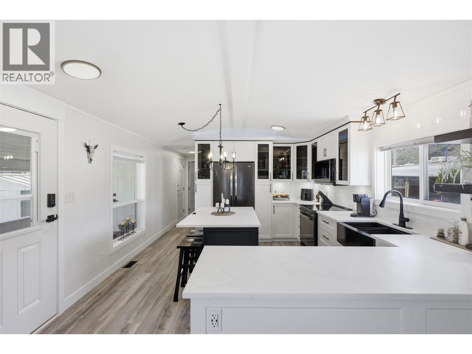 3 Saturn Drive, Kamloops, British Columbia  V2B 1B1 - Photo 3 - 10399315