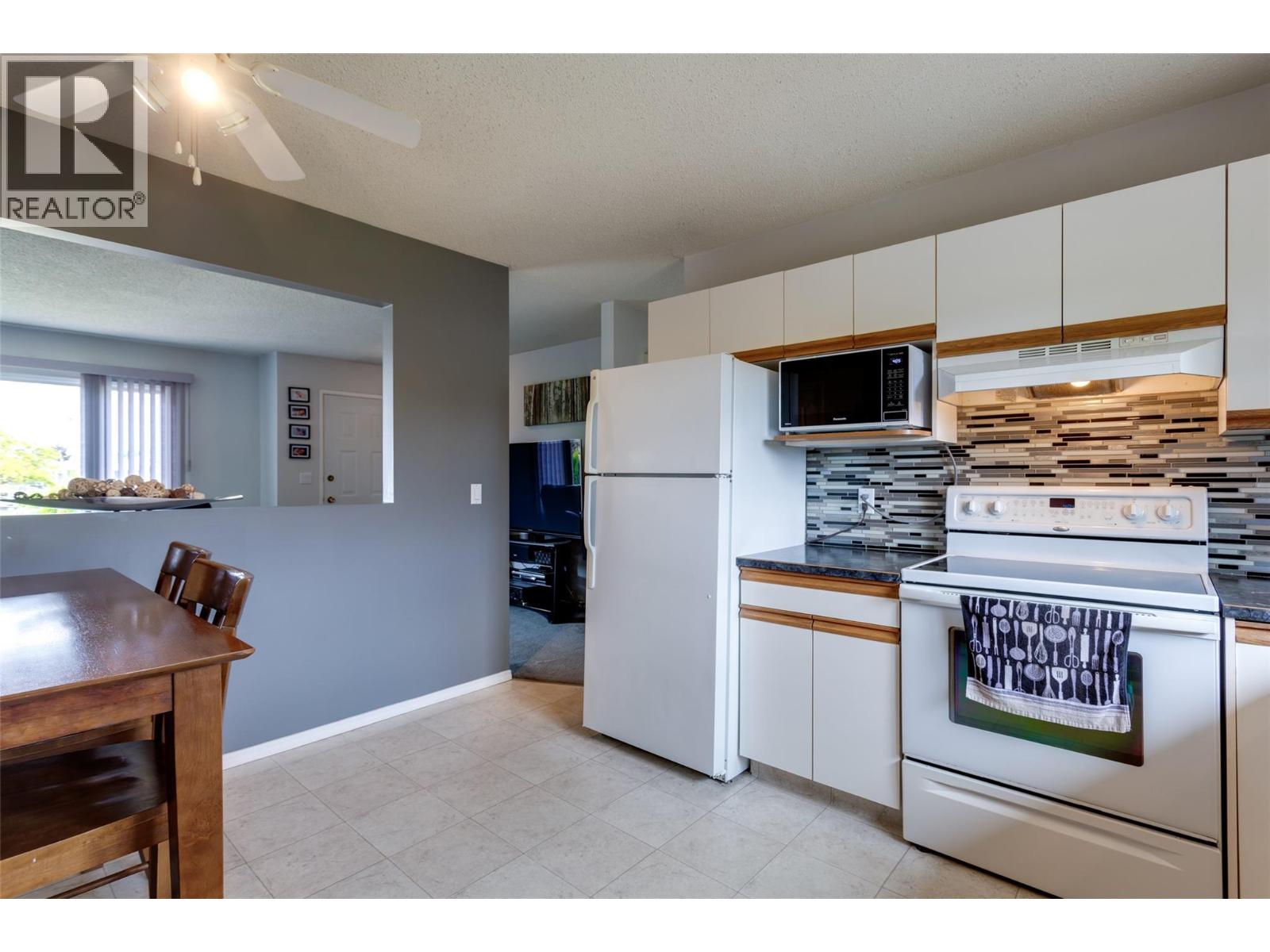 685 Quigley Road, Kelowna, British Columbia  V1X 1A6 - Photo 3 - 10399252