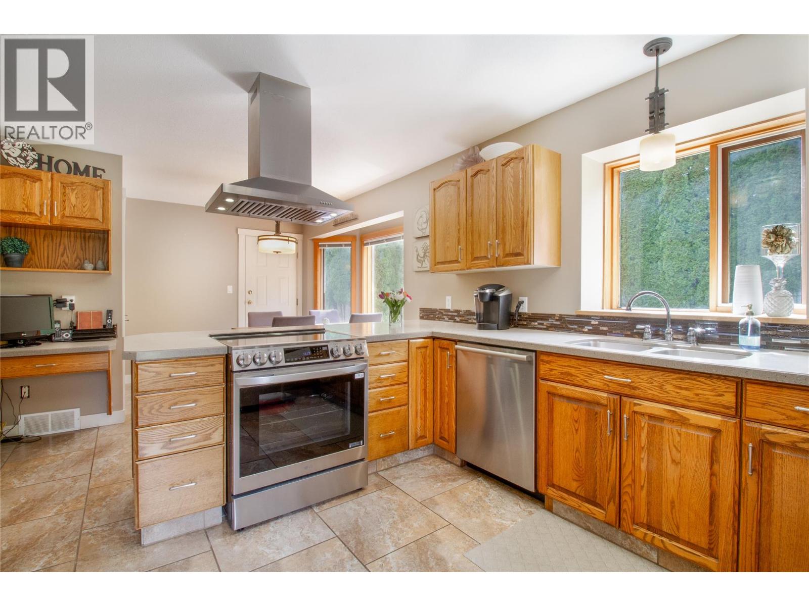 1107 Pineridge Crescent, Revelstoke, British Columbia  V0E 2S1 - Photo 12 - 10399274