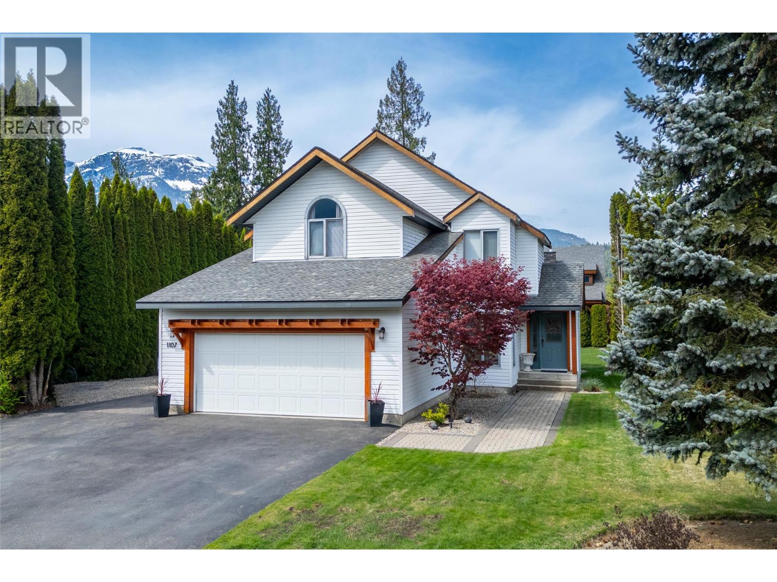 1107 Pineridge Crescent, Revelstoke, British Columbia  V0E 2S1 - Photo 2 - 10399274