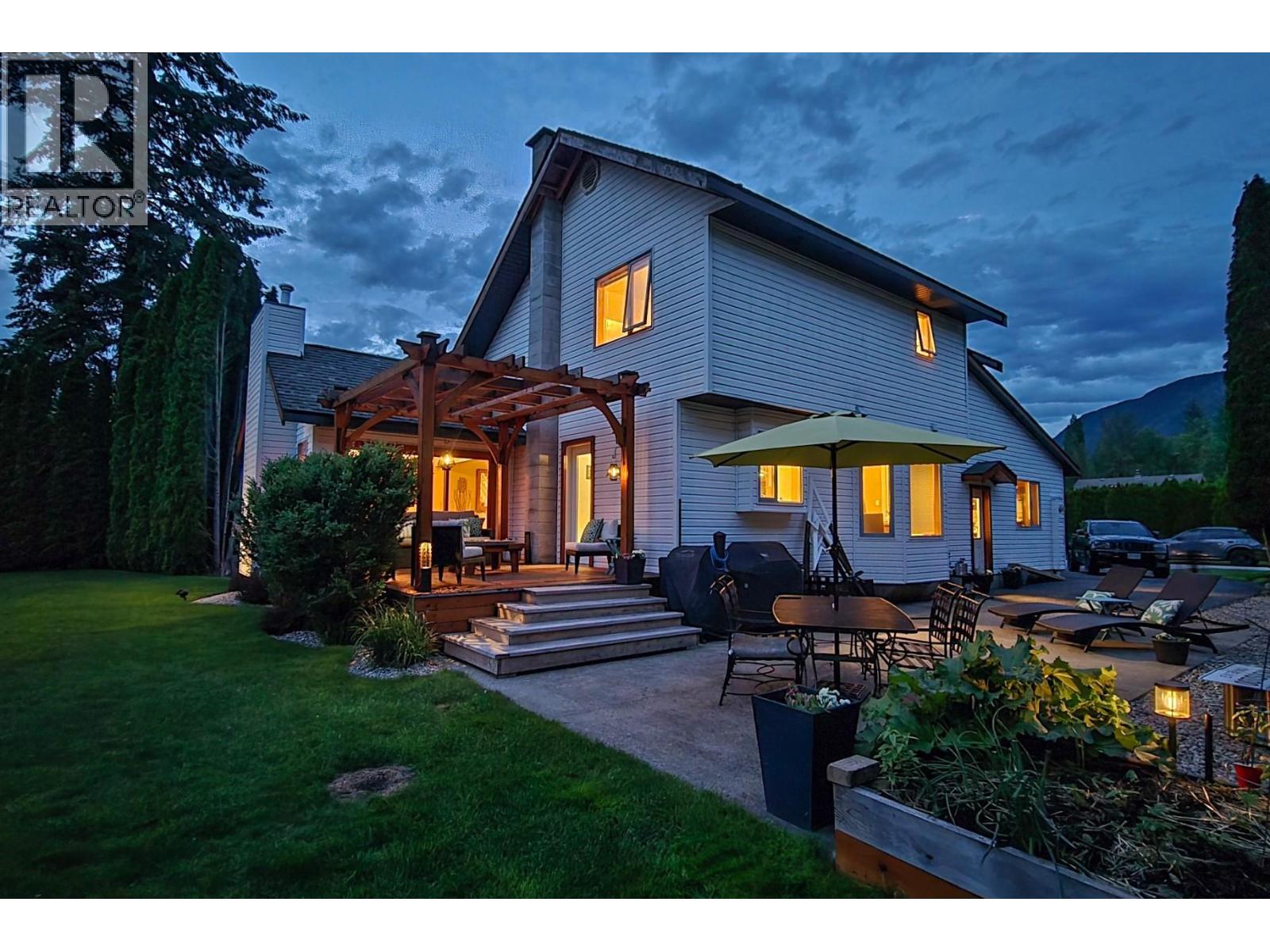 1107 Pineridge Crescent, Revelstoke, British Columbia  V0E 2S1 - Photo 25 - 10399274