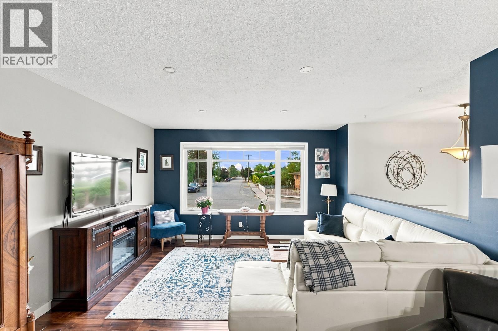 8710 Jubilee Drive, Osoyoos, British Columbia  V0H 1V2 - Photo 4 - 10398536