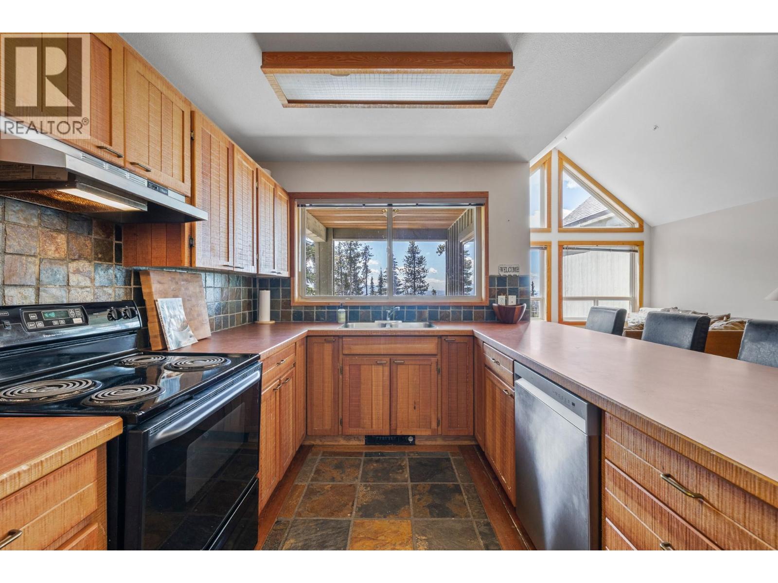 4879a Snowpines Road, Big White, British Columbia  V1P 1P3 - Photo 4 - 10398428