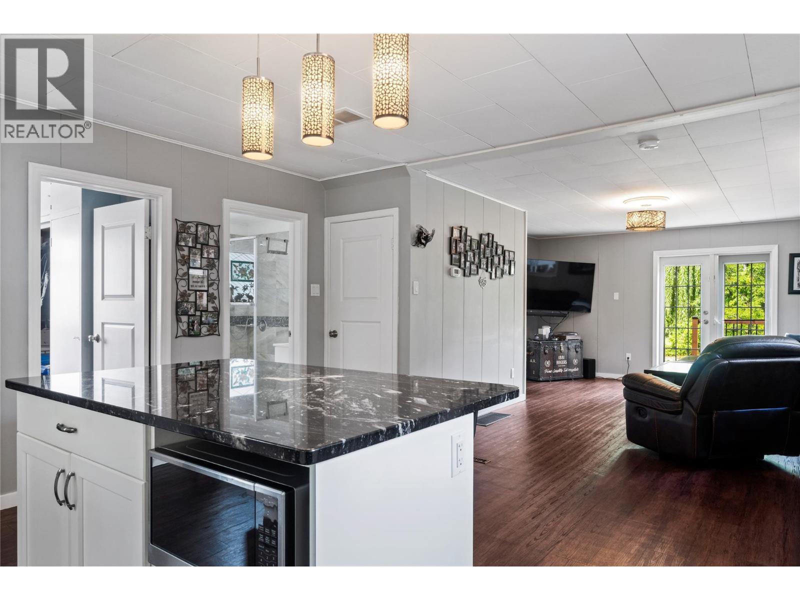 410 Foothill Road Sw, Salmon Arm, British Columbia  V1E 1T6 - Photo 12 - 10399078