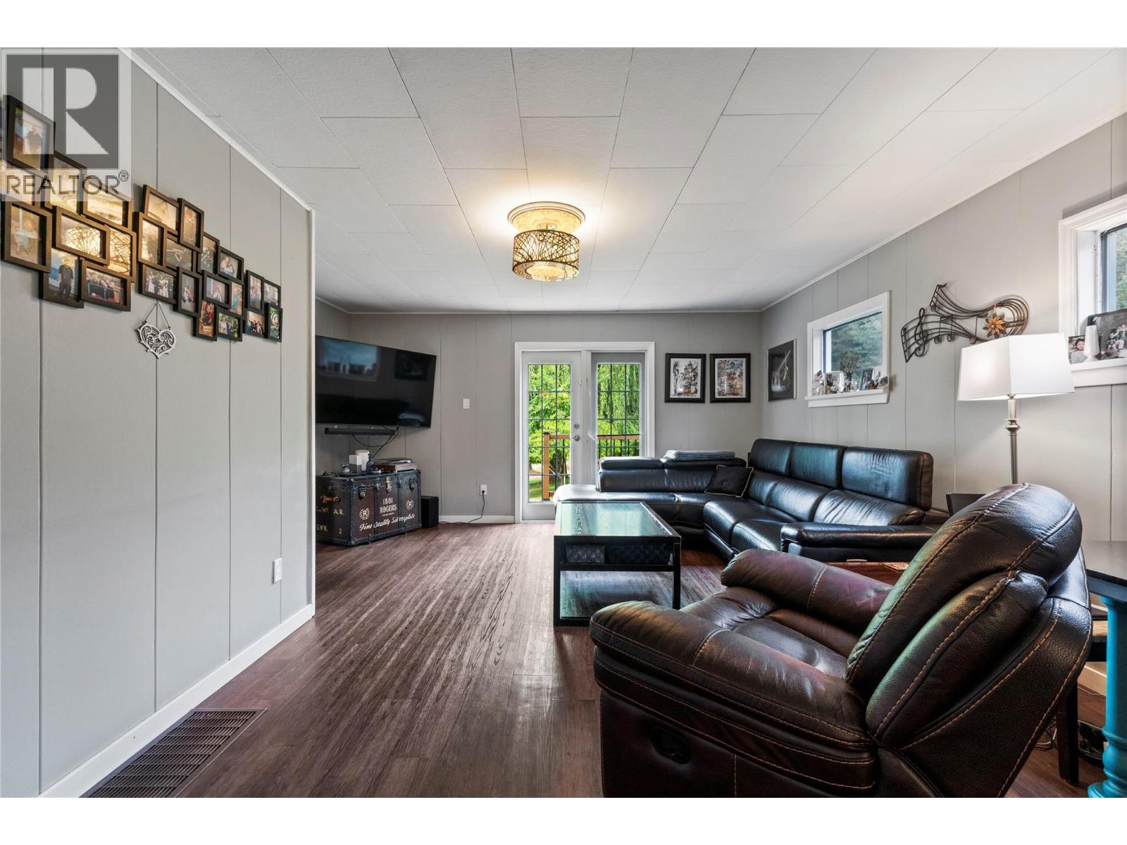 410 Foothill Road Sw, Salmon Arm, British Columbia  V1E 1T6 - Photo 18 - 10399078