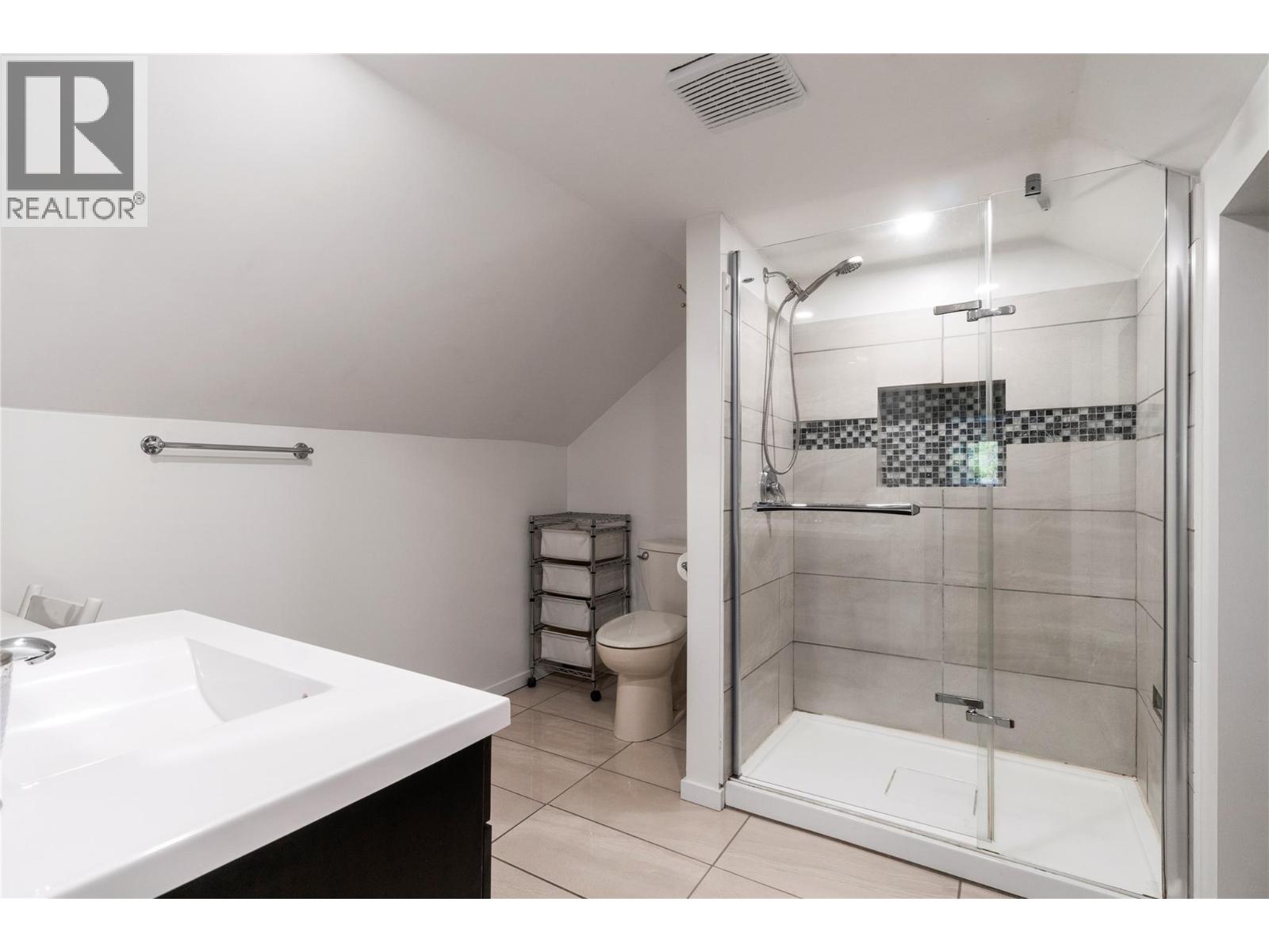 410 Foothill Road Sw, Salmon Arm, British Columbia  V1E 1T6 - Photo 27 - 10399078