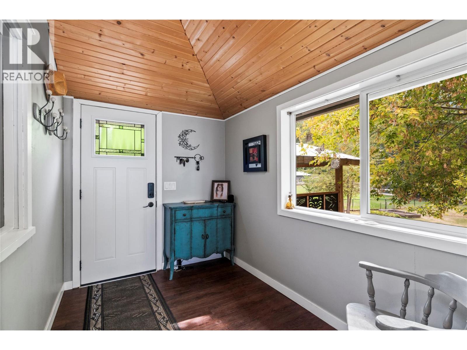 410 Foothill Road Sw, Salmon Arm, British Columbia  V1E 1T6 - Photo 6 - 10399078