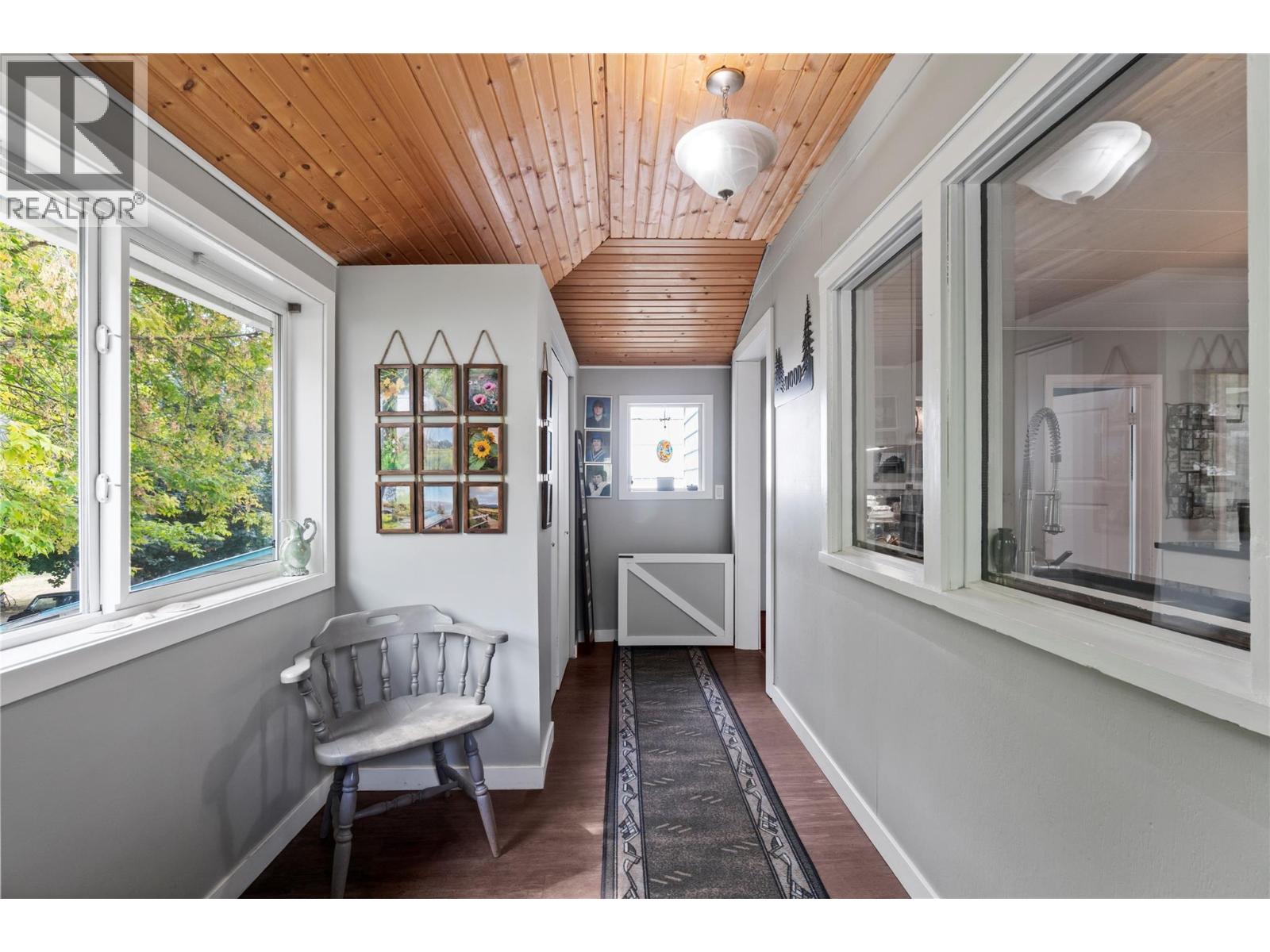 410 Foothill Road Sw, Salmon Arm, British Columbia  V1E 1T6 - Photo 7 - 10399078