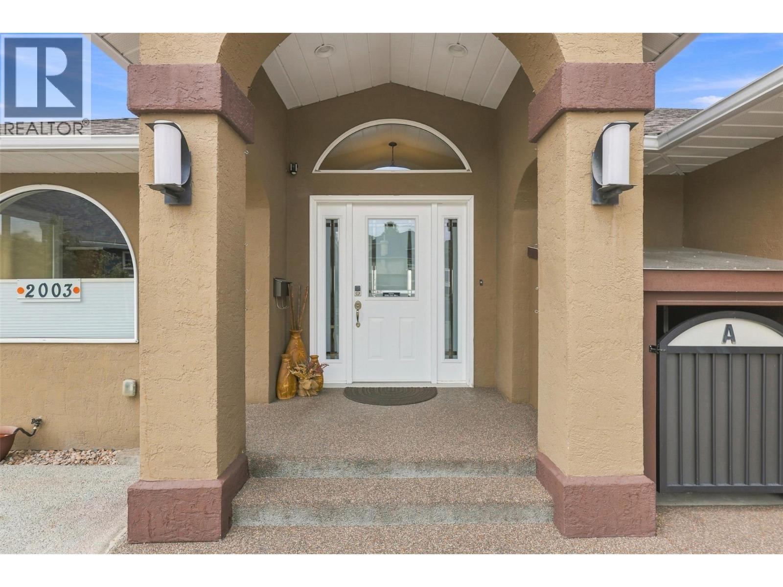 2003 Muirfield Road, Kamloops, British Columbia  V1S 1S6 - Photo 3 - 10399341