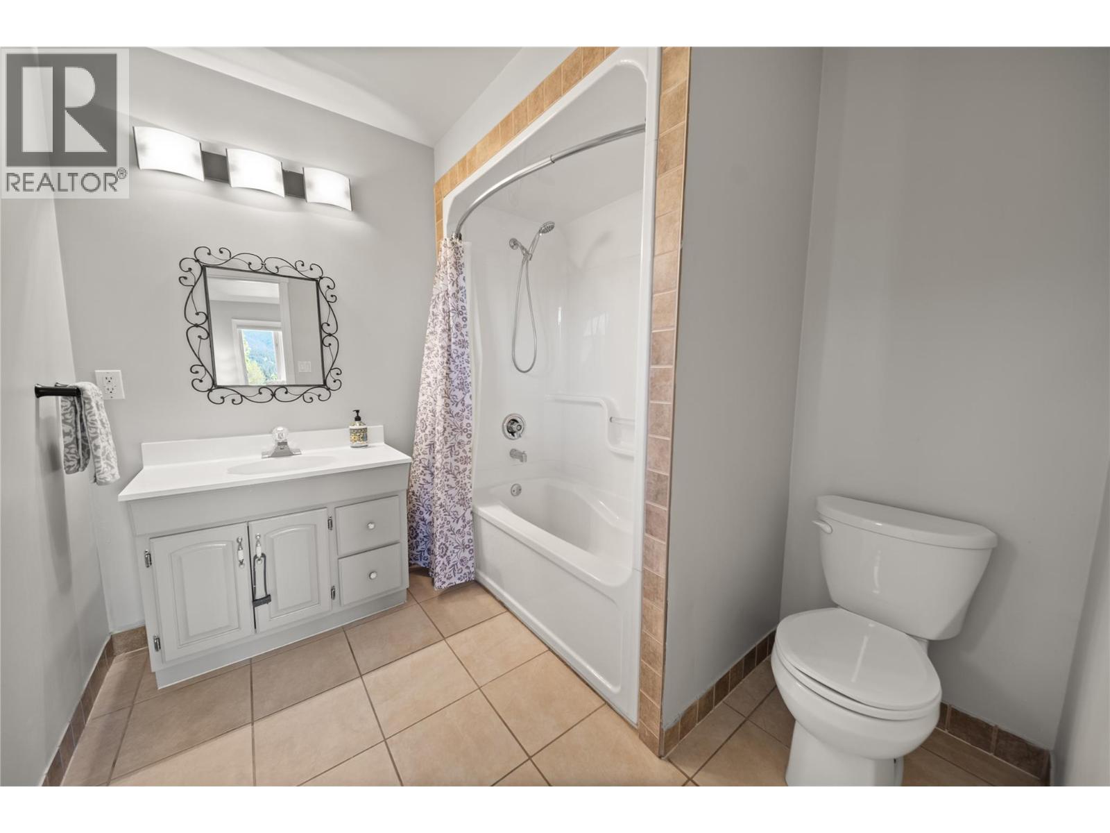5045 Riverview Road, Fairmont Hot Springs, British Columbia  V0B 1L1 - Photo 12 - 10399293