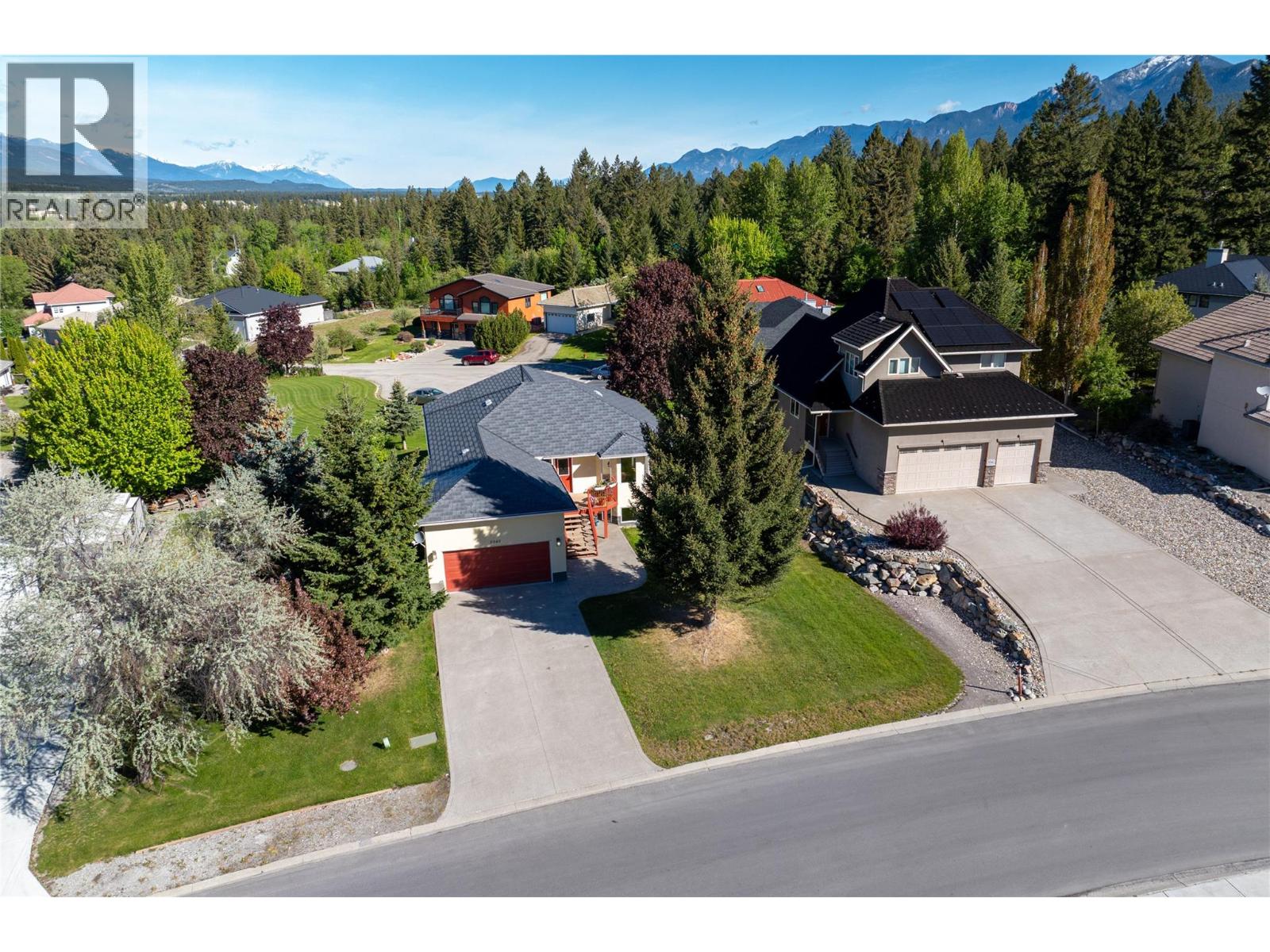 5045 Riverview Road, Fairmont Hot Springs, British Columbia  V0B 1L1 - Photo 2 - 10399293