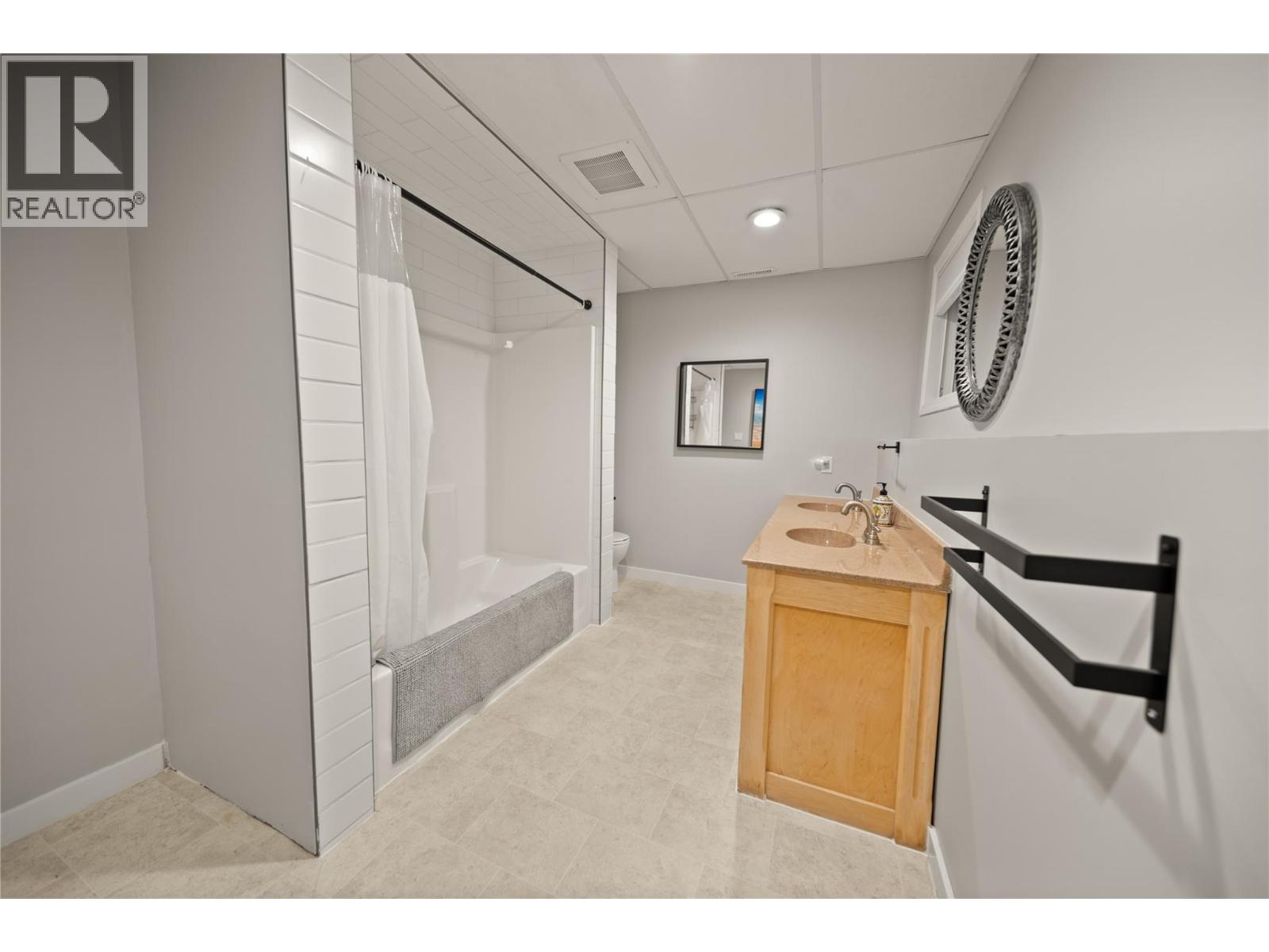 5045 Riverview Road, Fairmont Hot Springs, British Columbia  V0B 1L1 - Photo 25 - 10399293