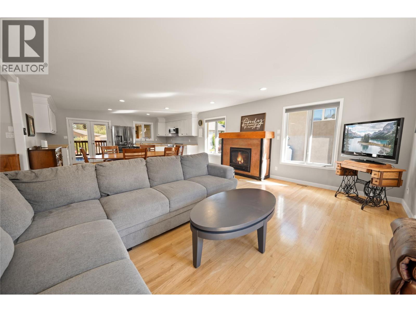 5045 Riverview Road, Fairmont Hot Springs, British Columbia  V0B 1L1 - Photo 7 - 10399293