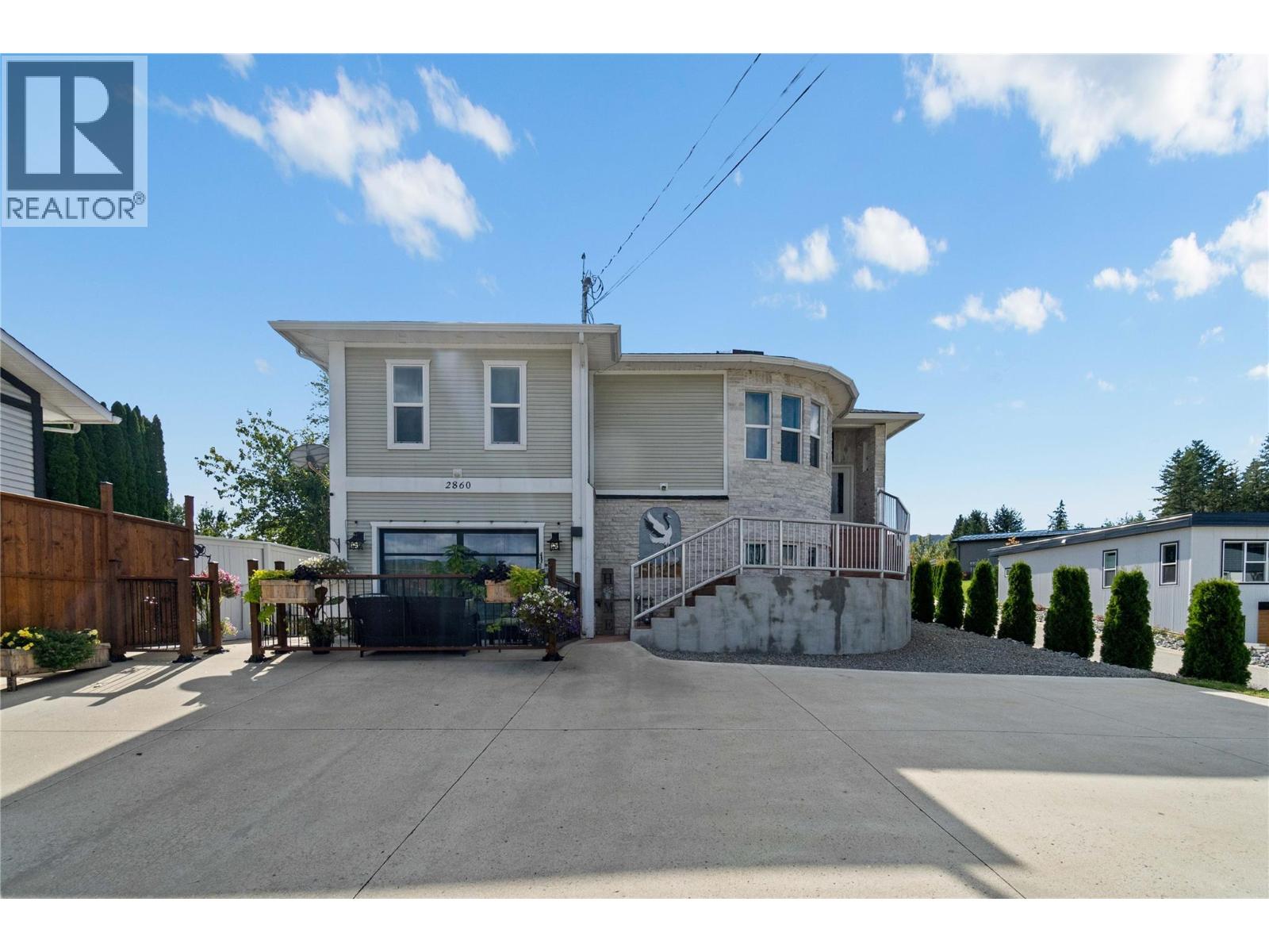 2860 15 Avenue Ne, Salmon Arm, British Columbia  V1E 2B6 - Photo 1 - 10398963