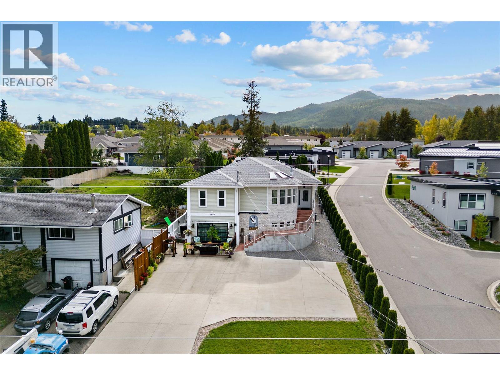 2860 15 Avenue Ne, Salmon Arm, British Columbia  V1E 2B6 - Photo 2 - 10398963