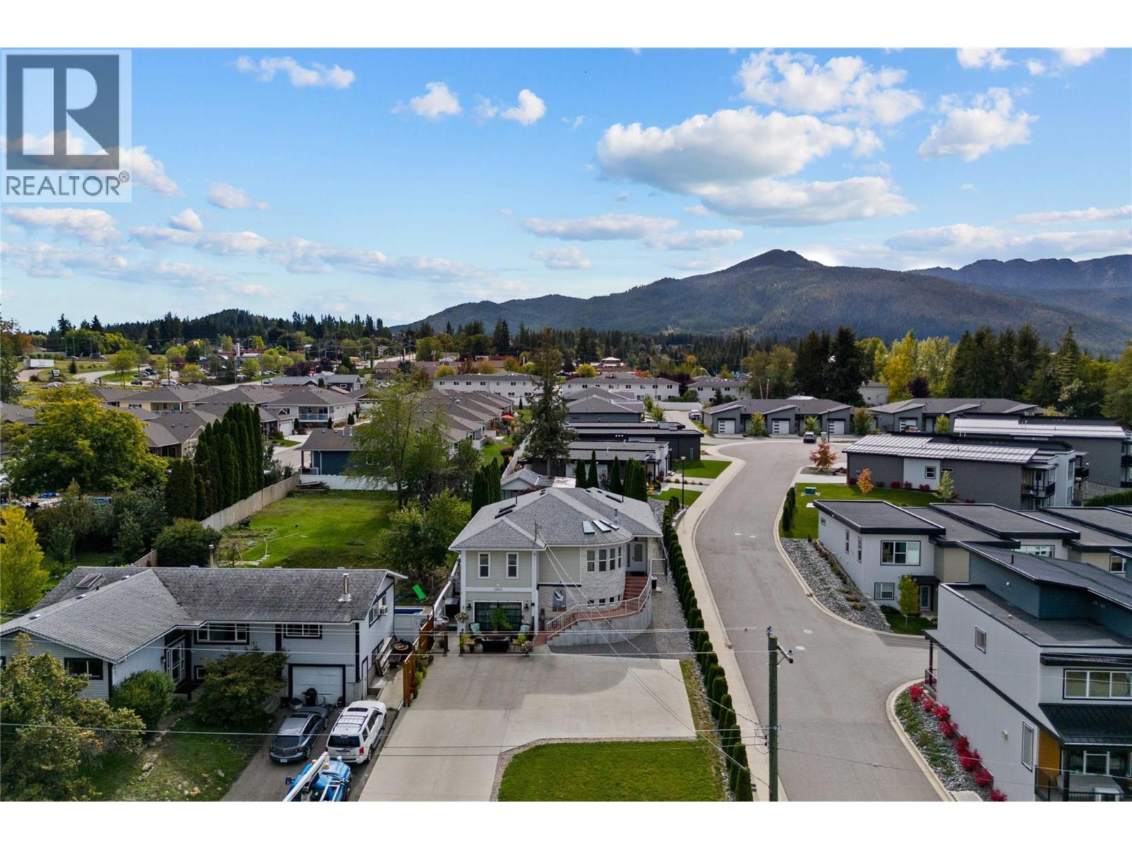 2860 15 Avenue Ne, Salmon Arm, British Columbia  V1E 2B6 - Photo 3 - 10398963