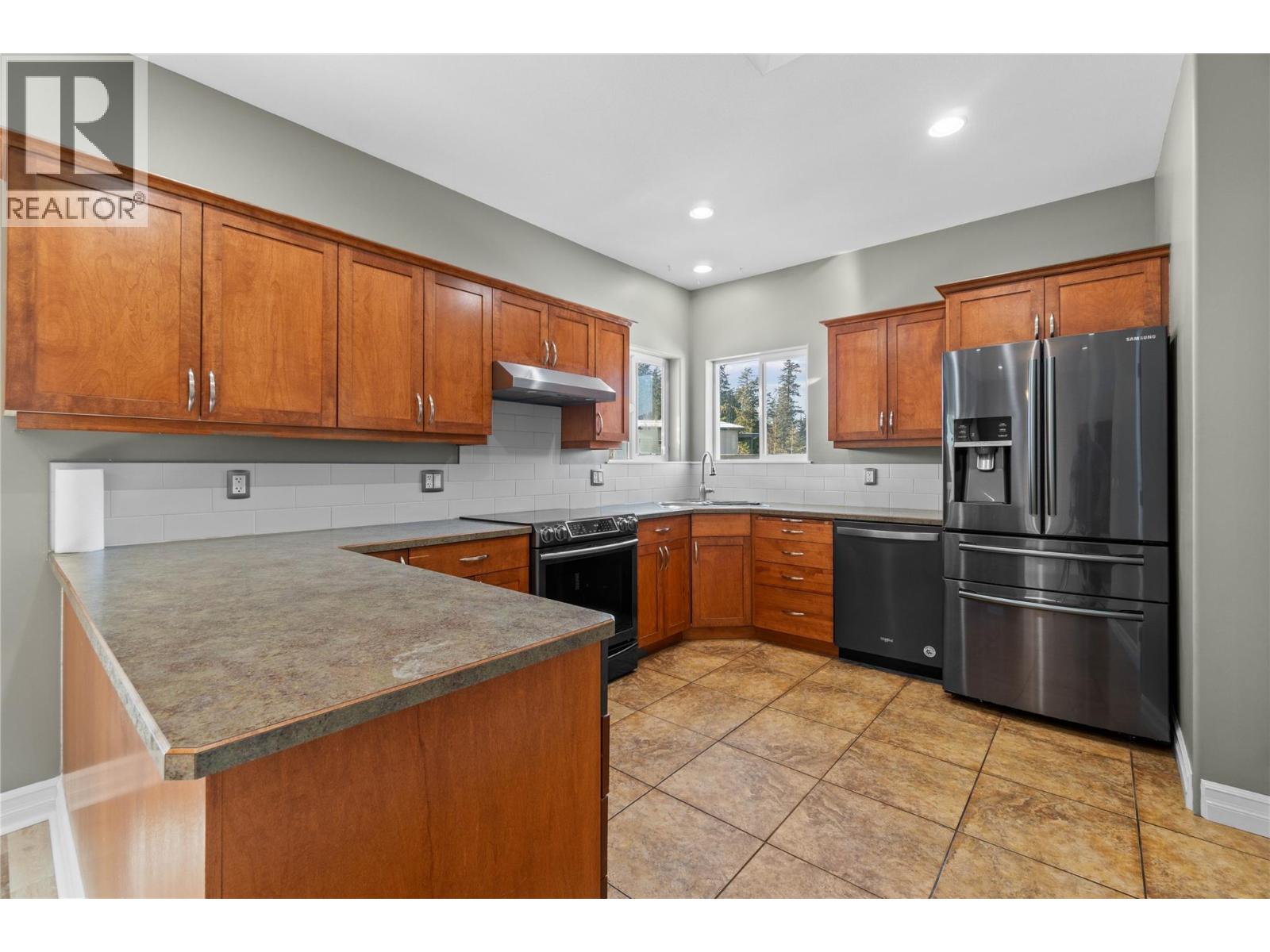 2860 15 Avenue Ne, Salmon Arm, British Columbia  V1E 2B6 - Photo 45 - 10398963