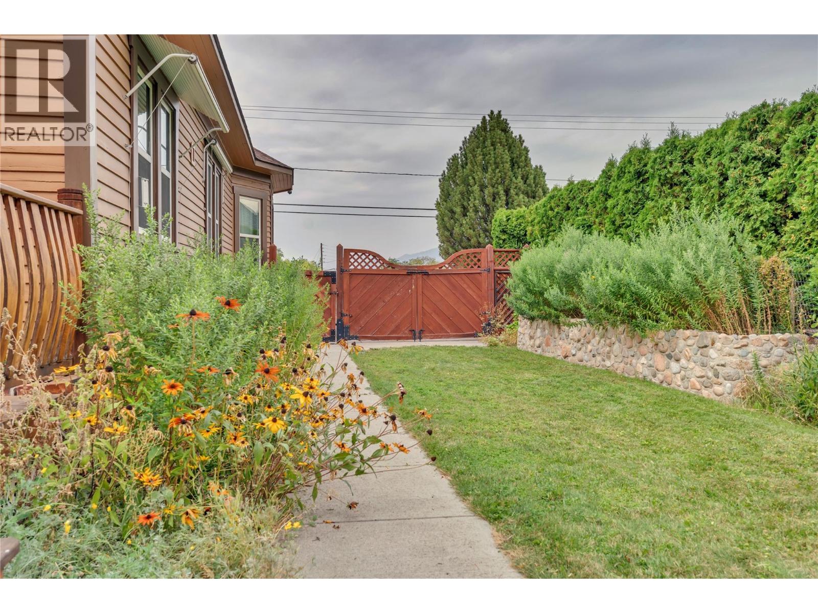 10511 Elliott Street, Summerland, British Columbia  V0H 1Z2 - Photo 6 - 10399193