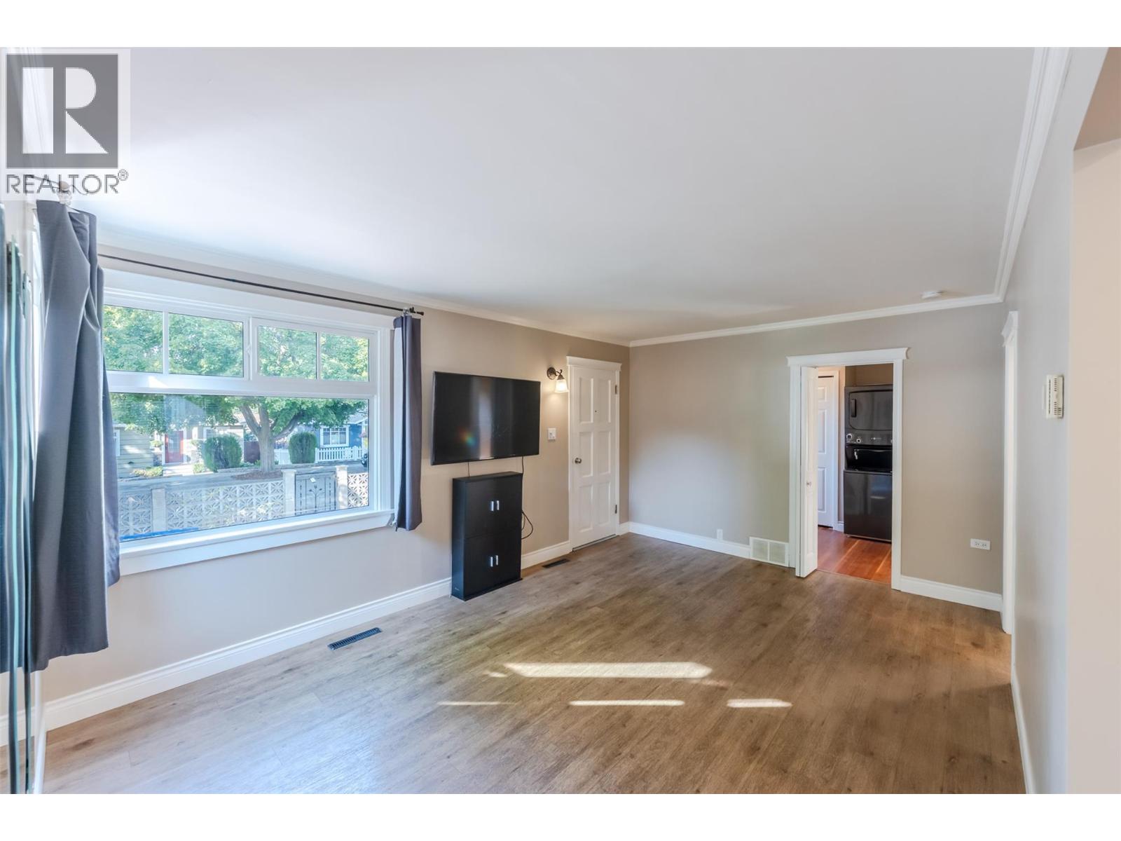 1110 Kilwinning Street, Penticton, British Columbia  V2A 4P1 - Photo 2 - 10399164