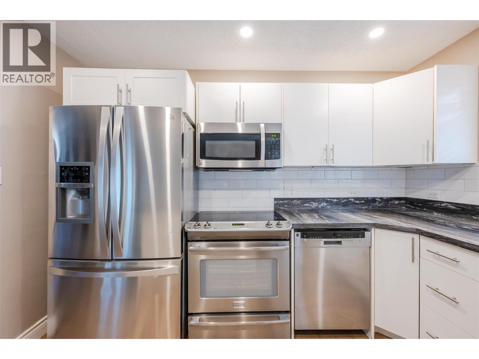 1110 Kilwinning Street, Penticton, British Columbia  V2A 4P1 - Photo 24 - 10399164