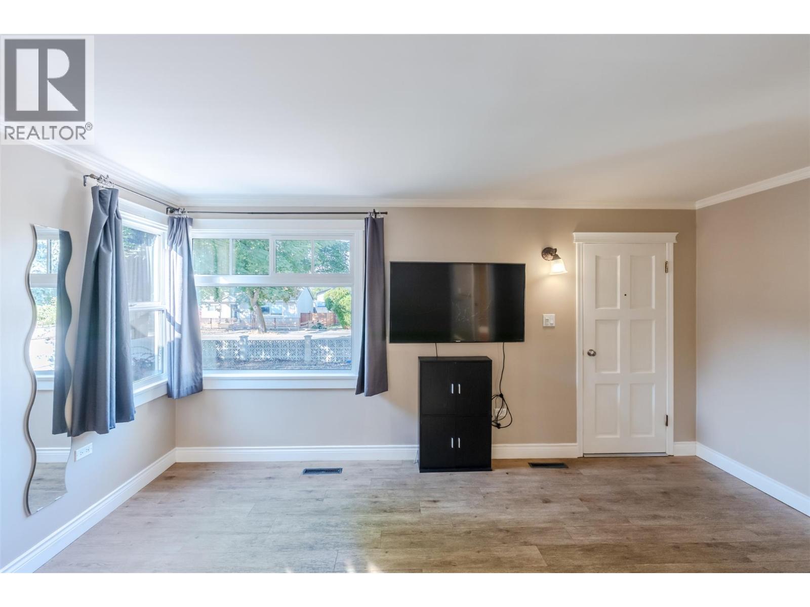 1110 Kilwinning Street, Penticton, British Columbia  V2A 4P1 - Photo 3 - 10399164