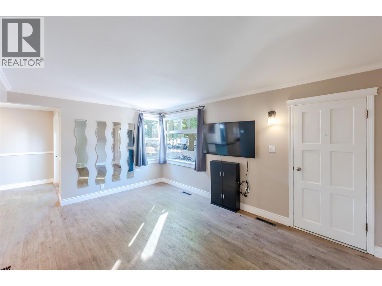 1110 Kilwinning Street, Penticton, British Columbia  V2A 4P1 - Photo 4 - 10399164