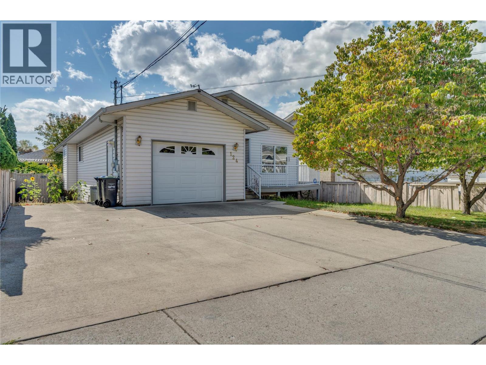 124 Phoenix Avenue, Penticton, British Columbia  V2A 2Z5 - Photo 1 - 10399325