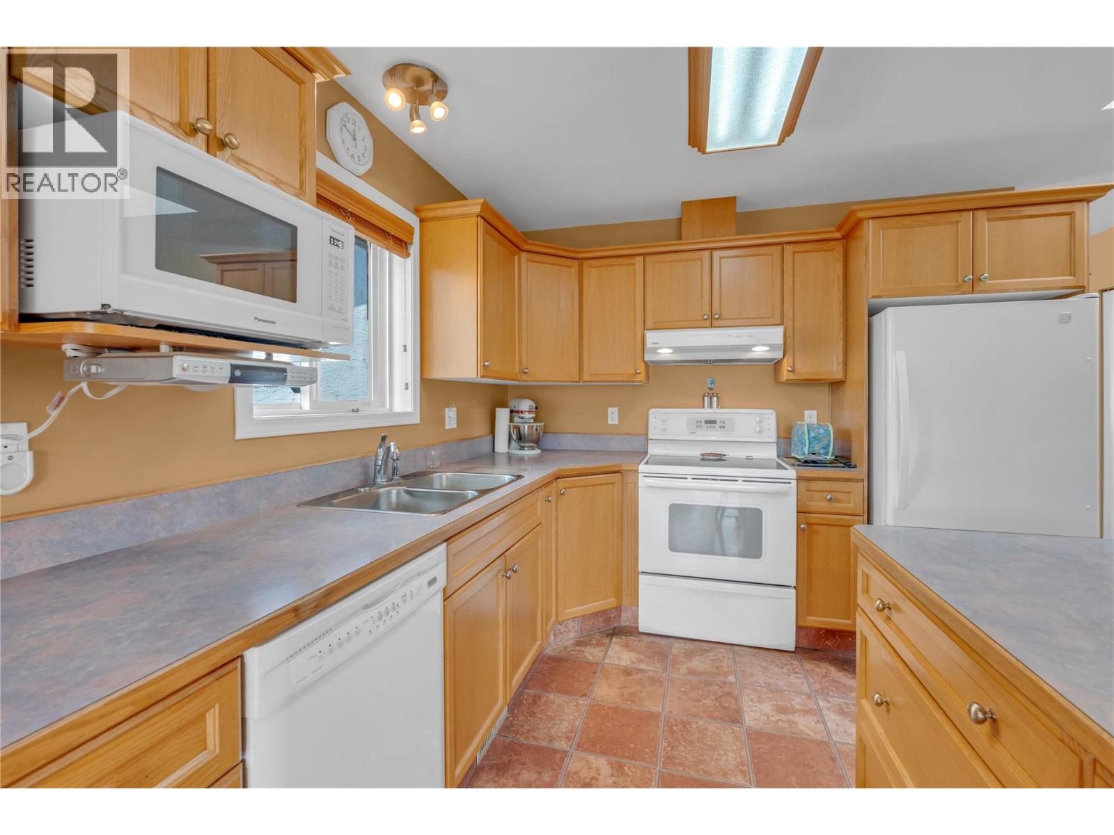 124 Phoenix Avenue, Penticton, British Columbia  V2A 2Z5 - Photo 10 - 10399325