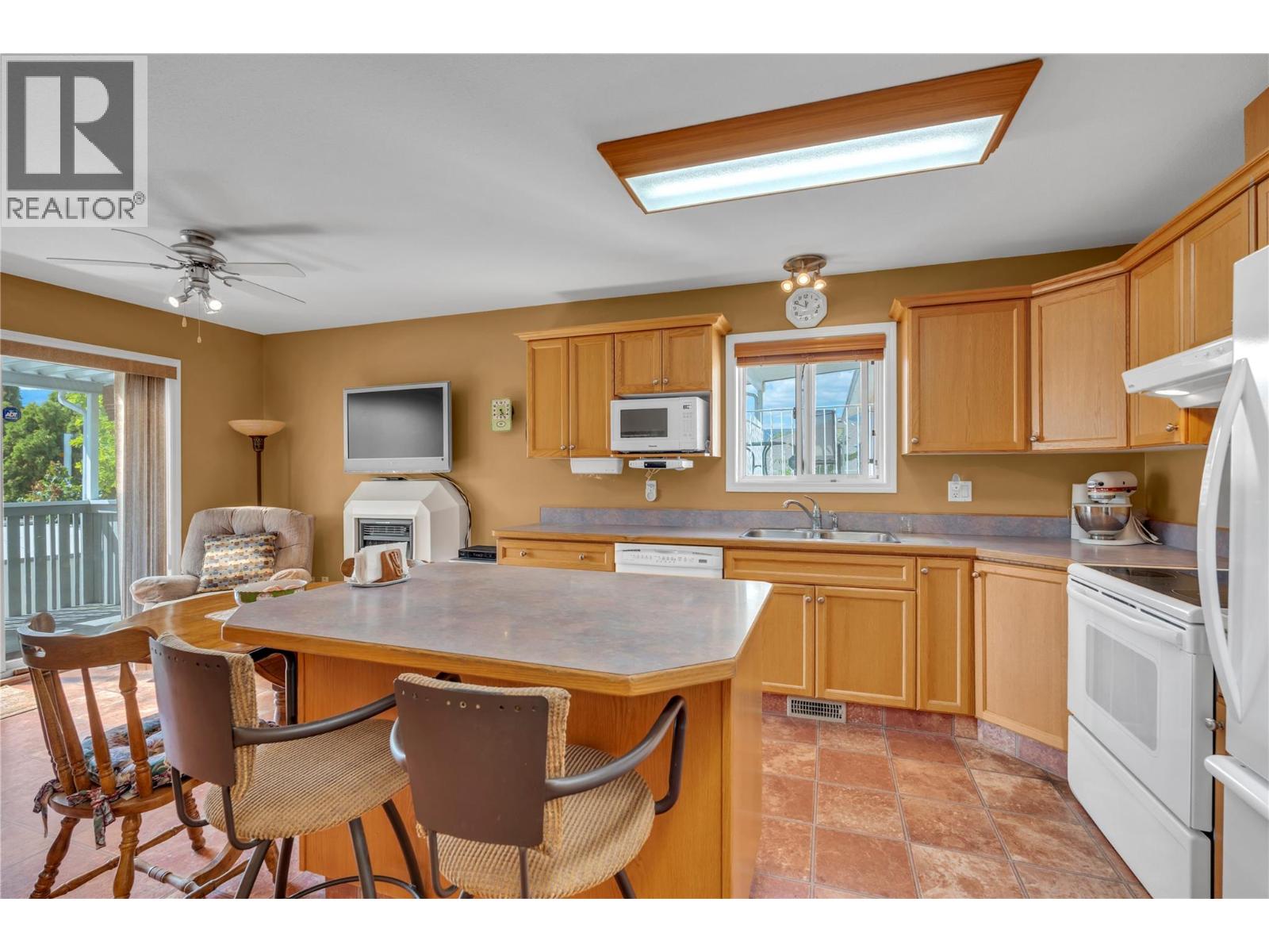 124 Phoenix Avenue, Penticton, British Columbia  V2A 2Z5 - Photo 12 - 10399325