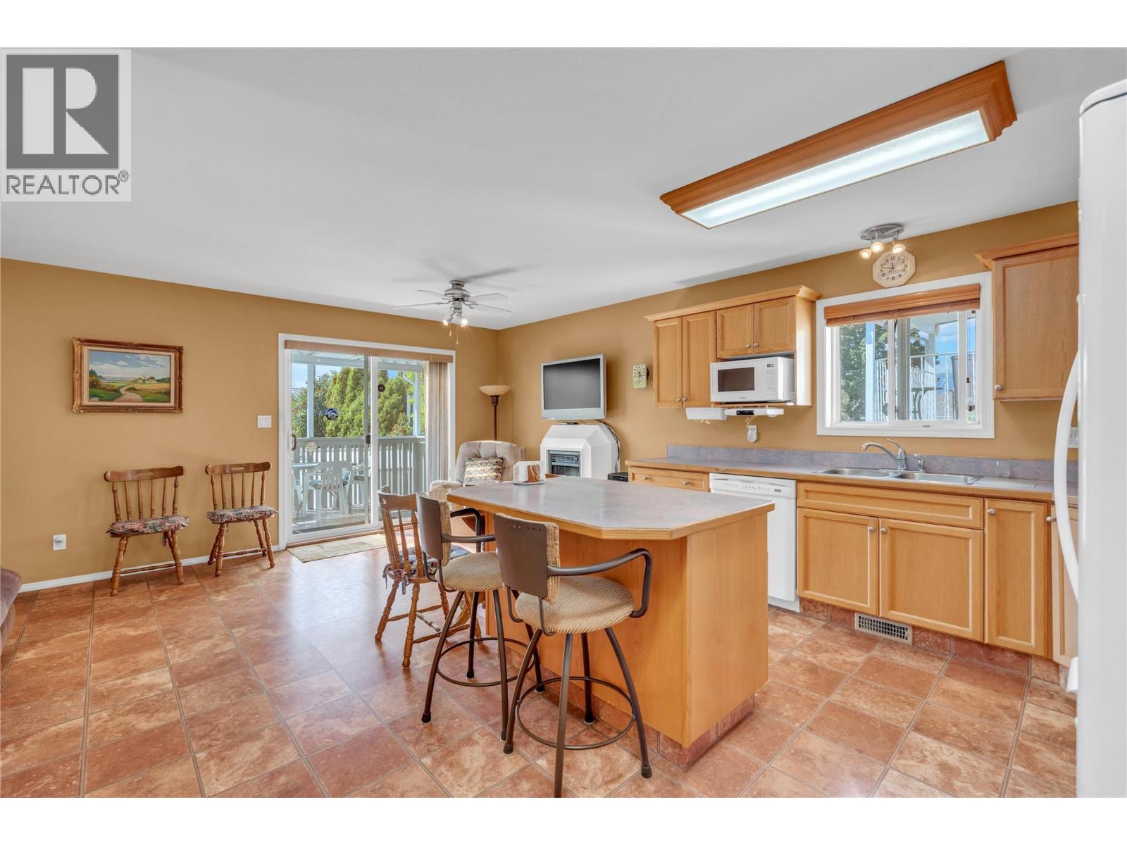 124 Phoenix Avenue, Penticton, British Columbia  V2A 2Z5 - Photo 7 - 10399325
