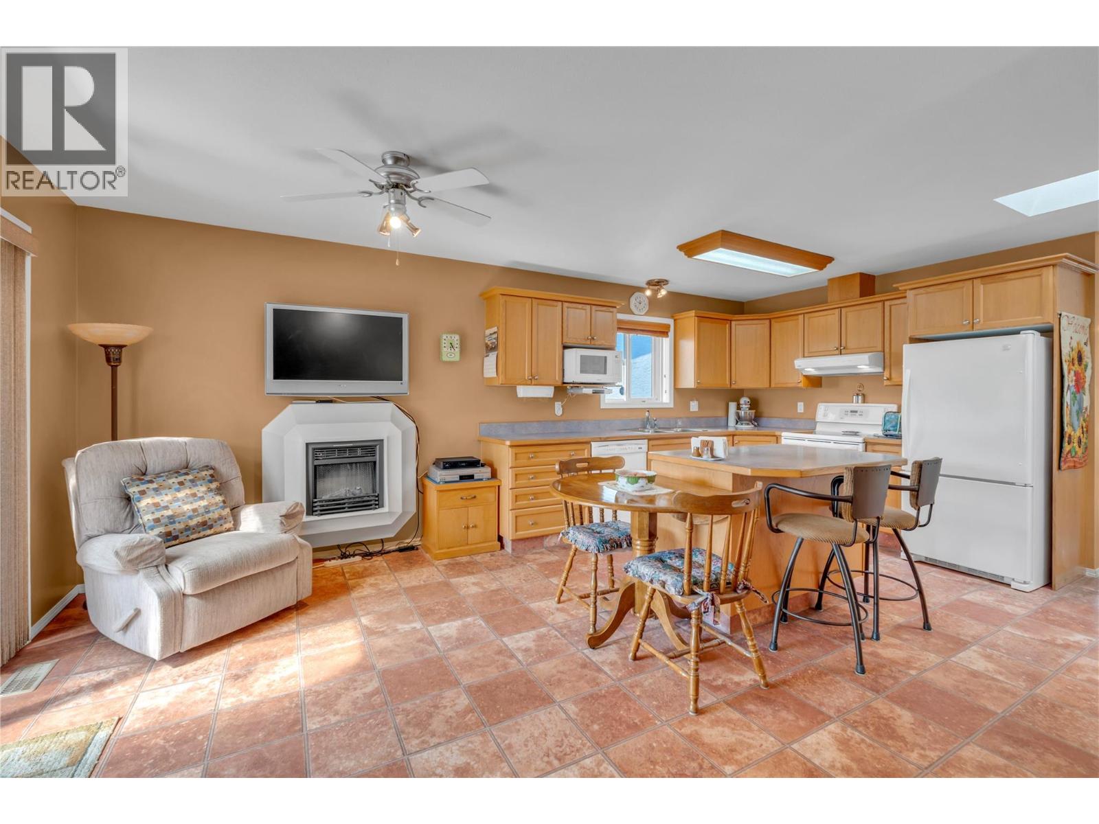 124 Phoenix Avenue, Penticton, British Columbia  V2A 2Z5 - Photo 8 - 10399325
