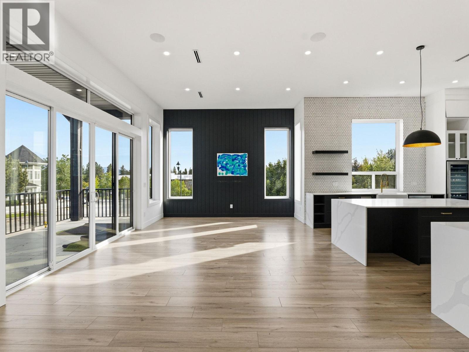 5300 Hedeman Court, Kelowna, British Columbia  V1W 5A3 - Photo 18 - 10399009