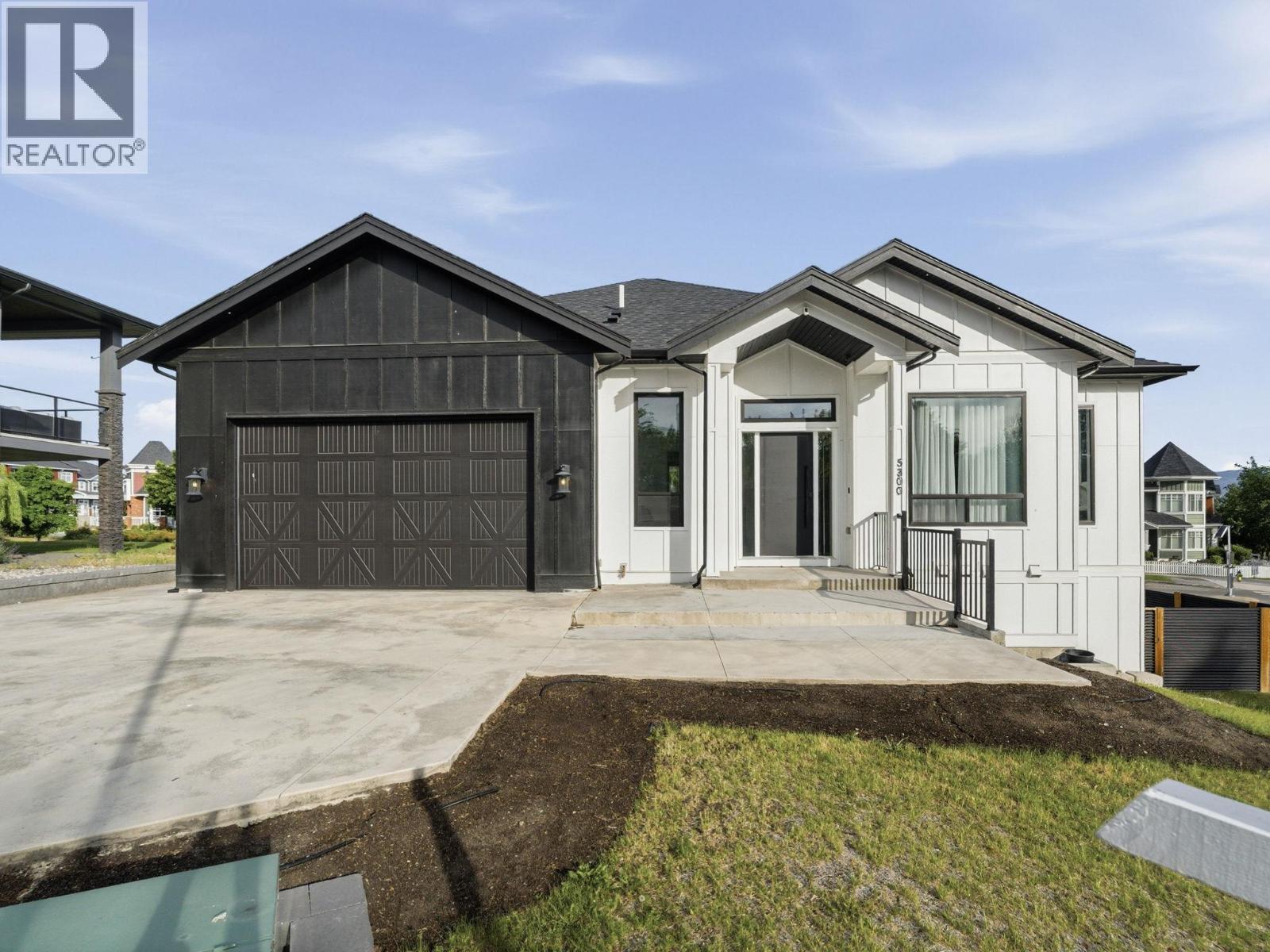 5300 Hedeman Court, Kelowna, British Columbia  V1W 5A3 - Photo 2 - 10399009