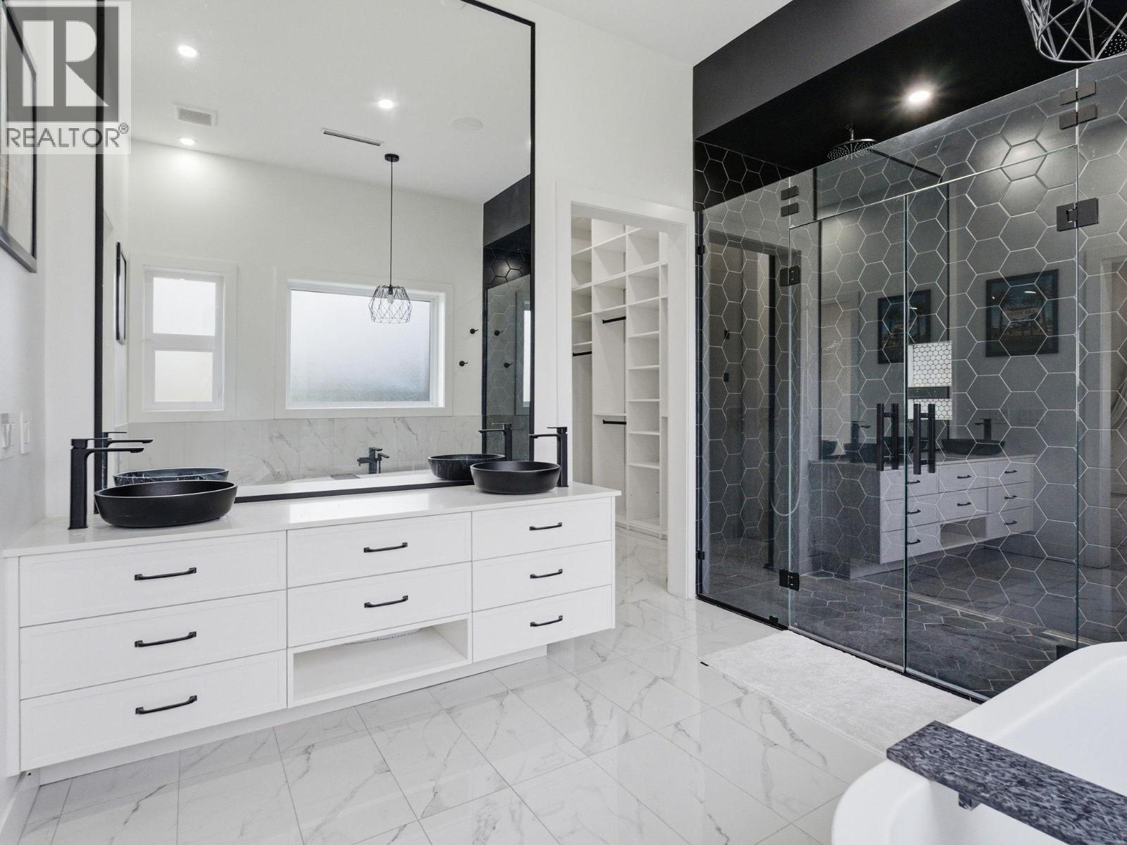 5300 Hedeman Court, Kelowna, British Columbia  V1W 5A3 - Photo 31 - 10399009