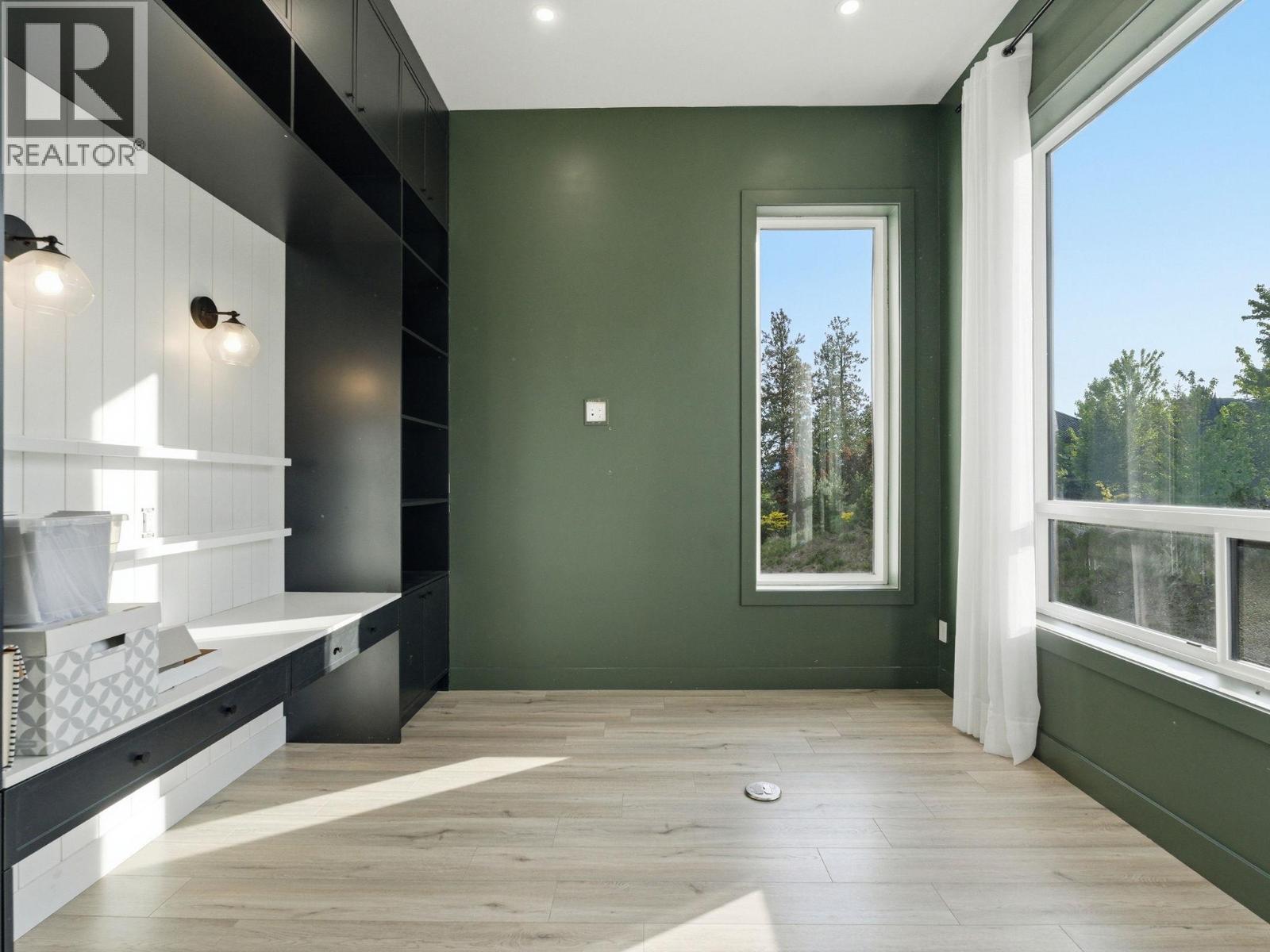 5300 Hedeman Court, Kelowna, British Columbia  V1W 5A3 - Photo 5 - 10399009