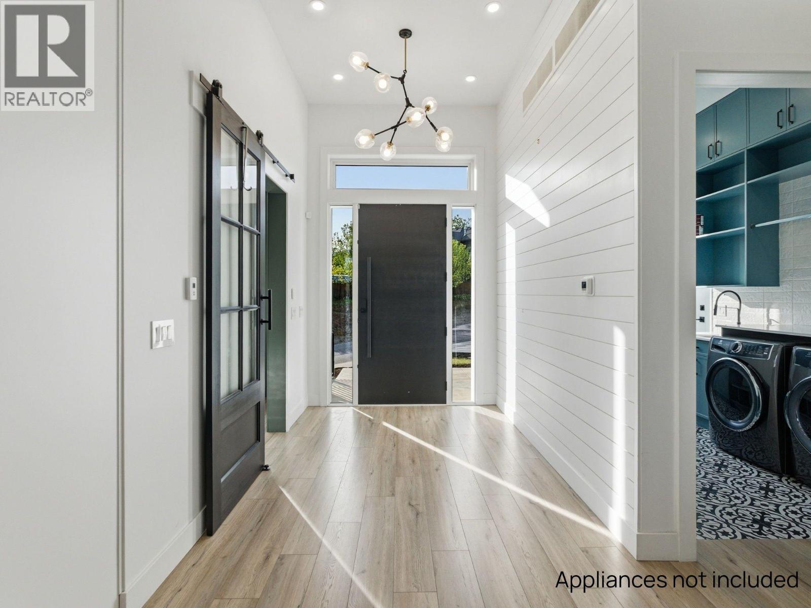 5300 Hedeman Court, Kelowna, British Columbia  V1W 5A3 - Photo 6 - 10399009