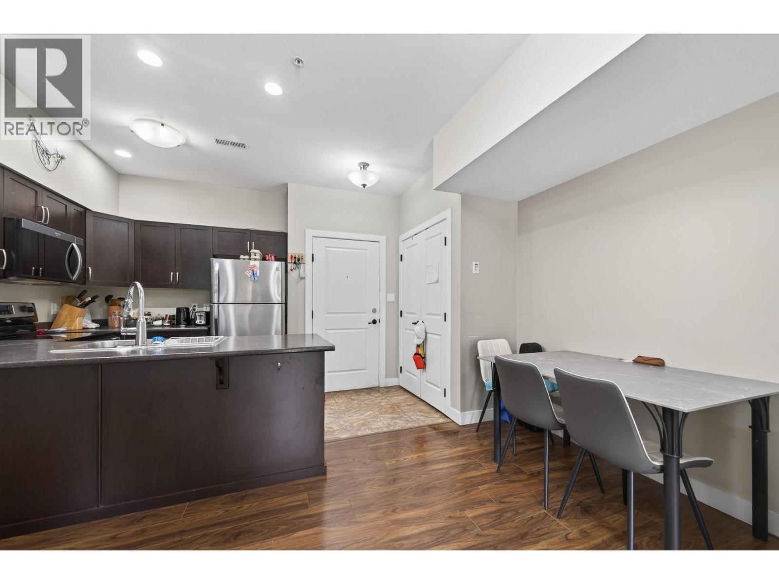5170 Dallas Drive Unit# 403, Kamloops, British Columbia  V2C 0C7 - Photo 3 - 10399360
