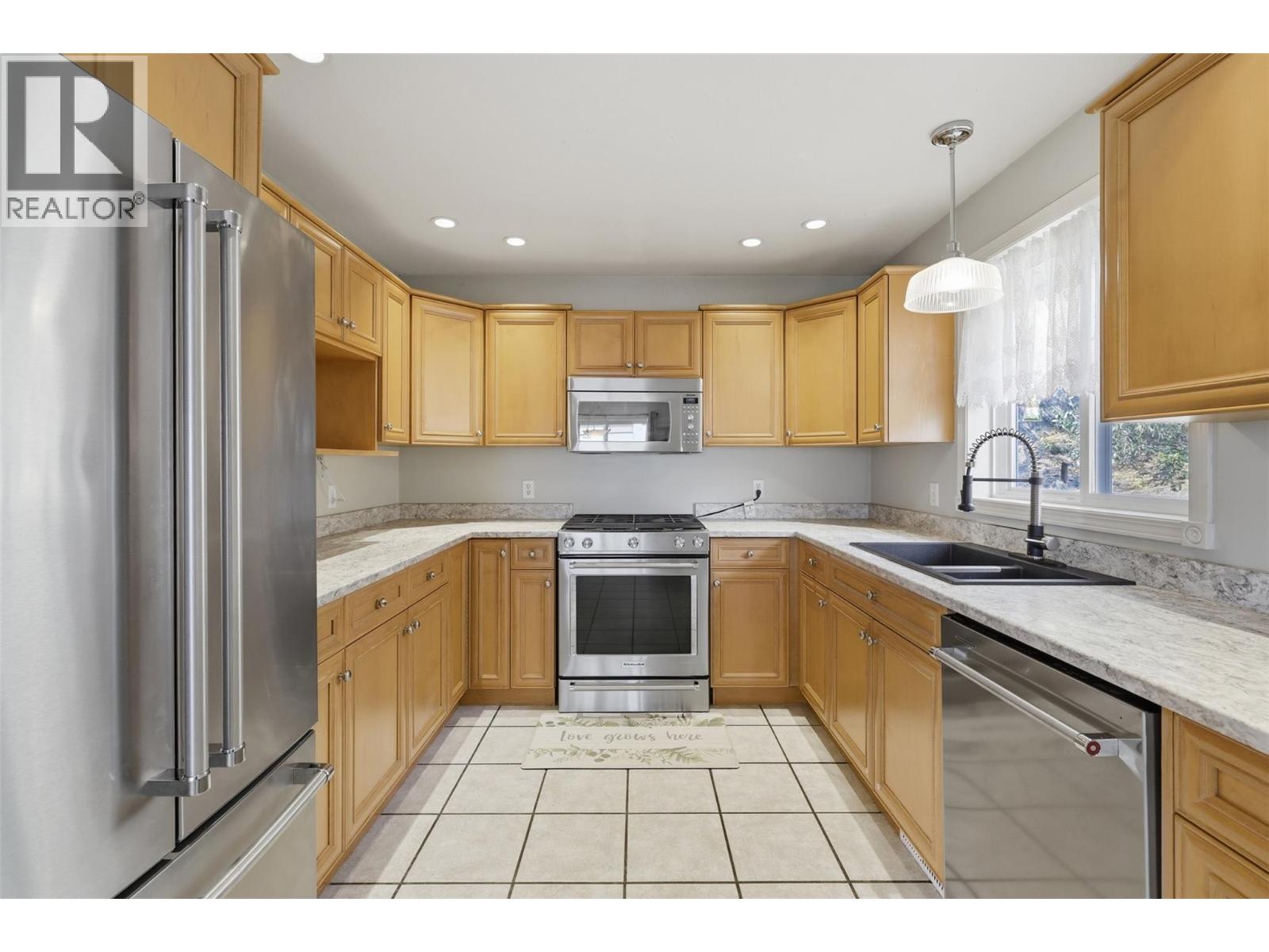 992 Pine Springs Road, Kamloops, British Columbia  V2B 8H2 - Photo 21 - 10399188