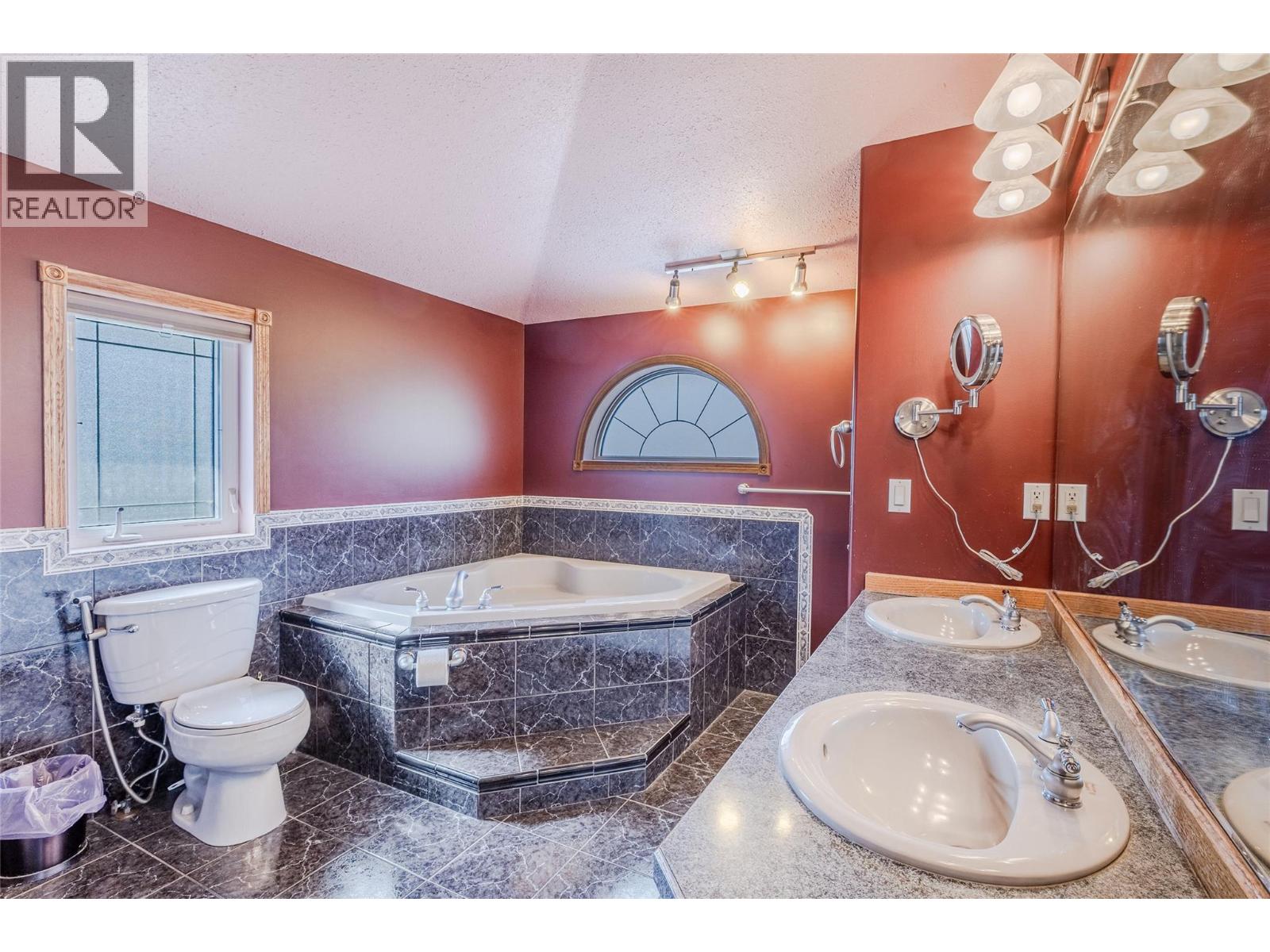 404 Ash Road, Creston, British Columbia  V0B 1G8 - Photo 16 - 10396078