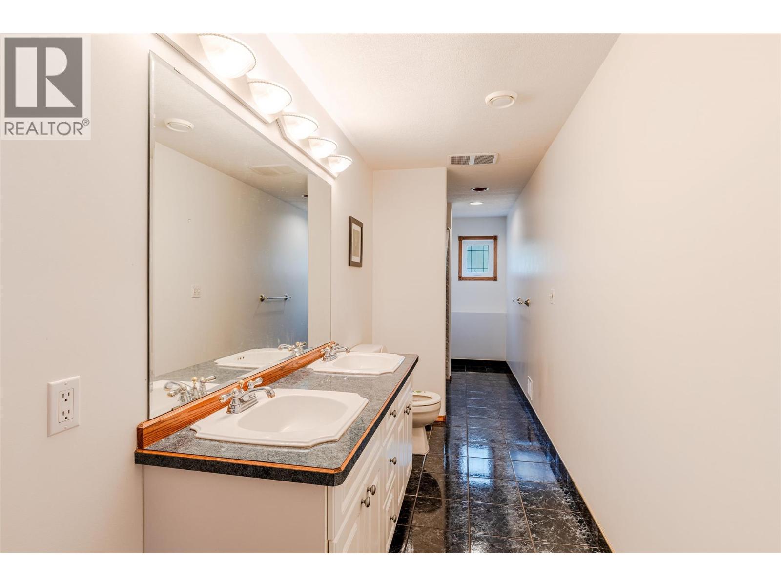 404 Ash Road, Creston, British Columbia  V0B 1G8 - Photo 27 - 10396078