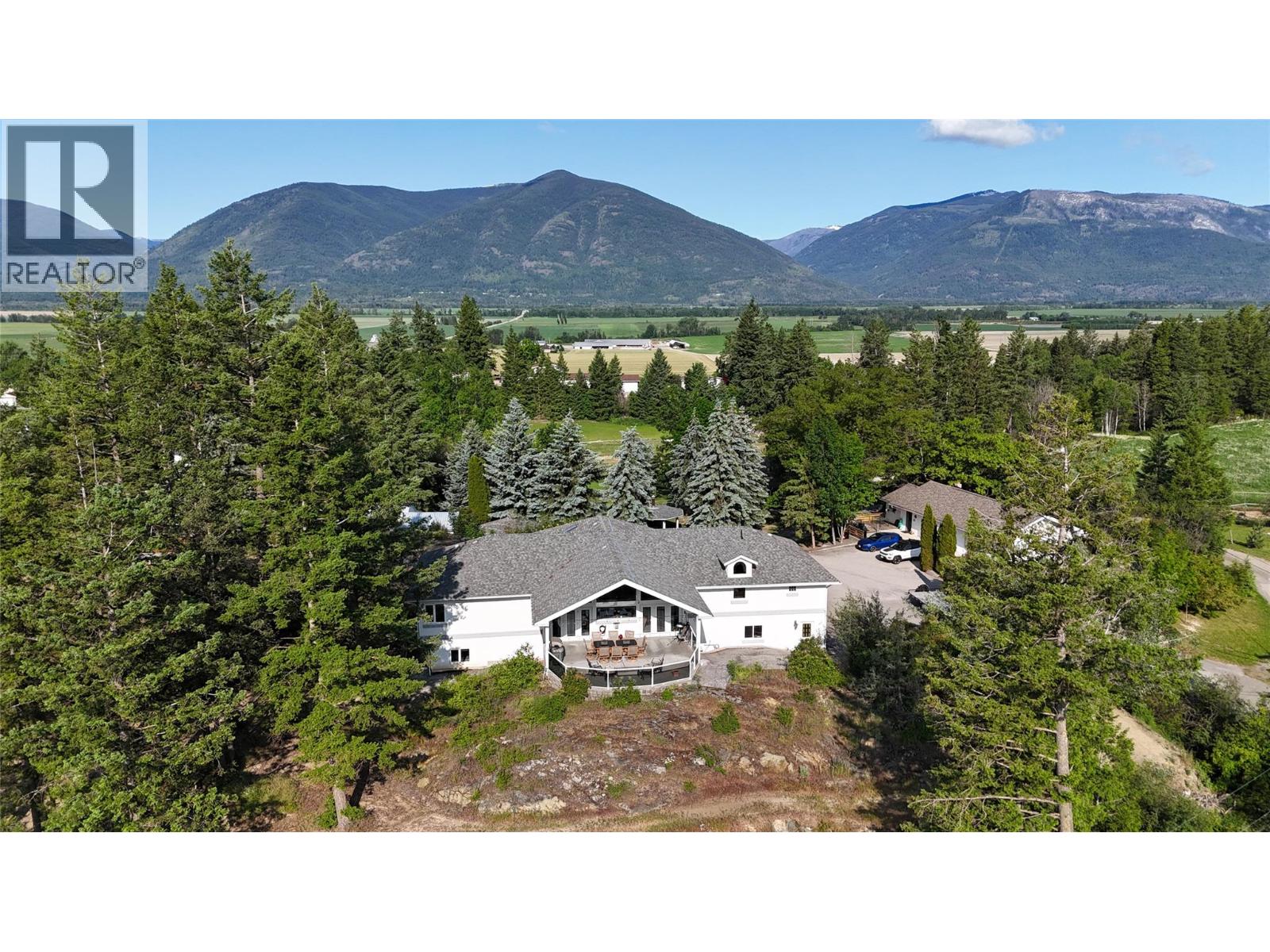 404 Ash Road, Creston, British Columbia  V0B 1G8 - Photo 4 - 10396078