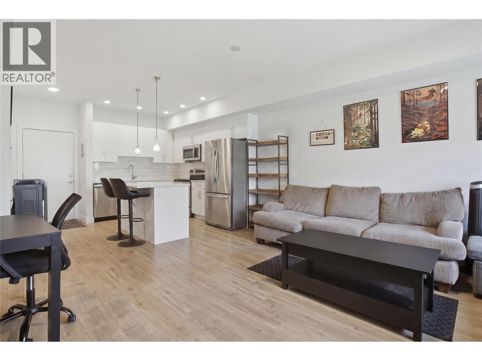 2046 Robson Place Unit# 316, Kamloops, British Columbia  V2E 0A5 - Photo 3 - 10399334