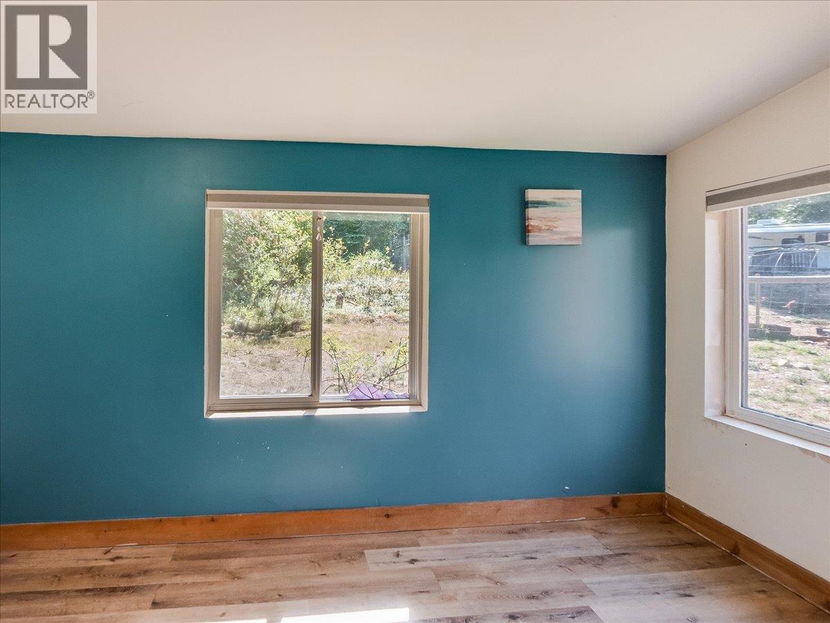 6582 Nixon Road, Appledale, British Columbia  V0G 2J0 - Photo 18 - 10392220